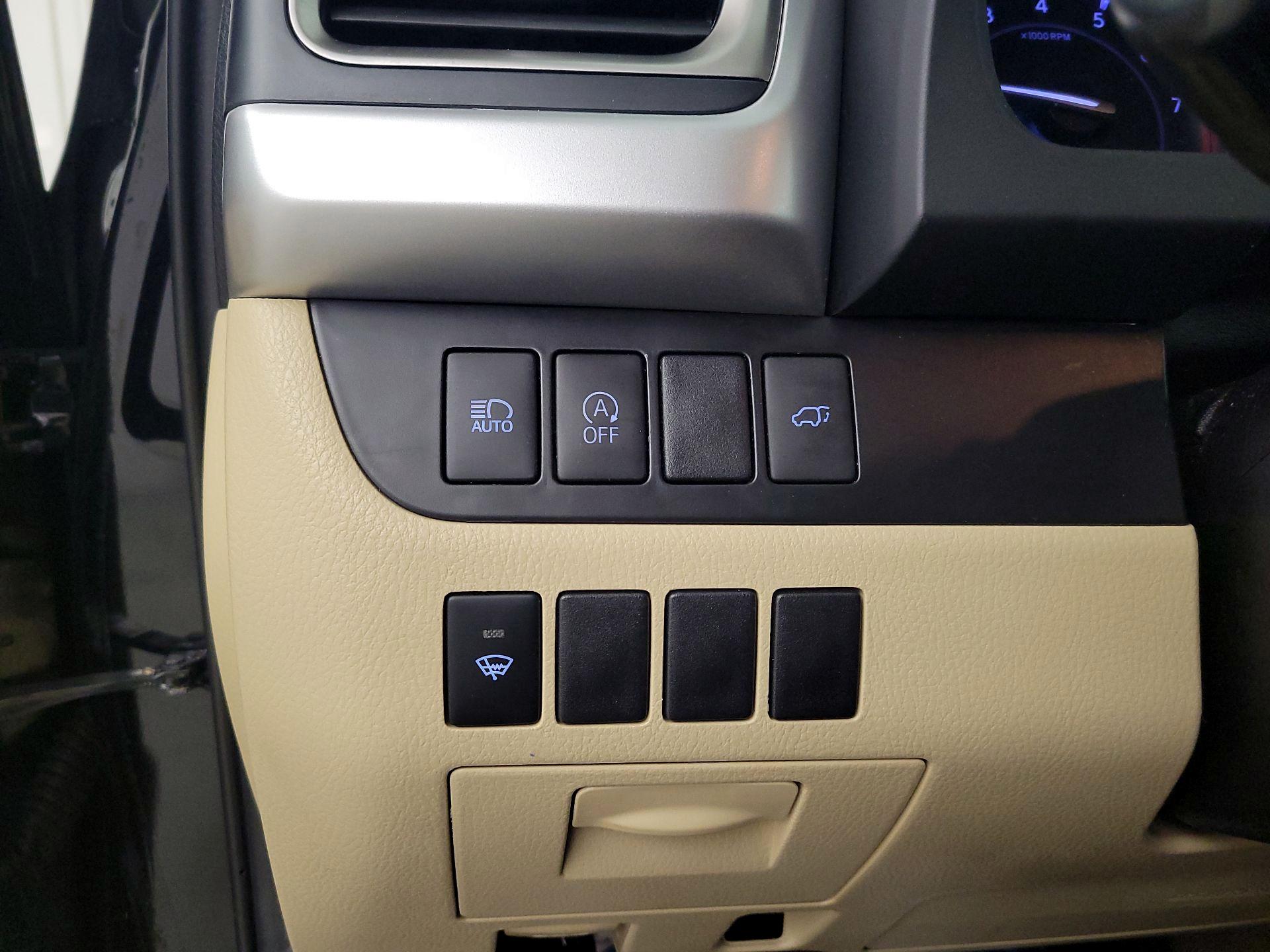 Thumbnail: 2019 Toyota Highlander - 13