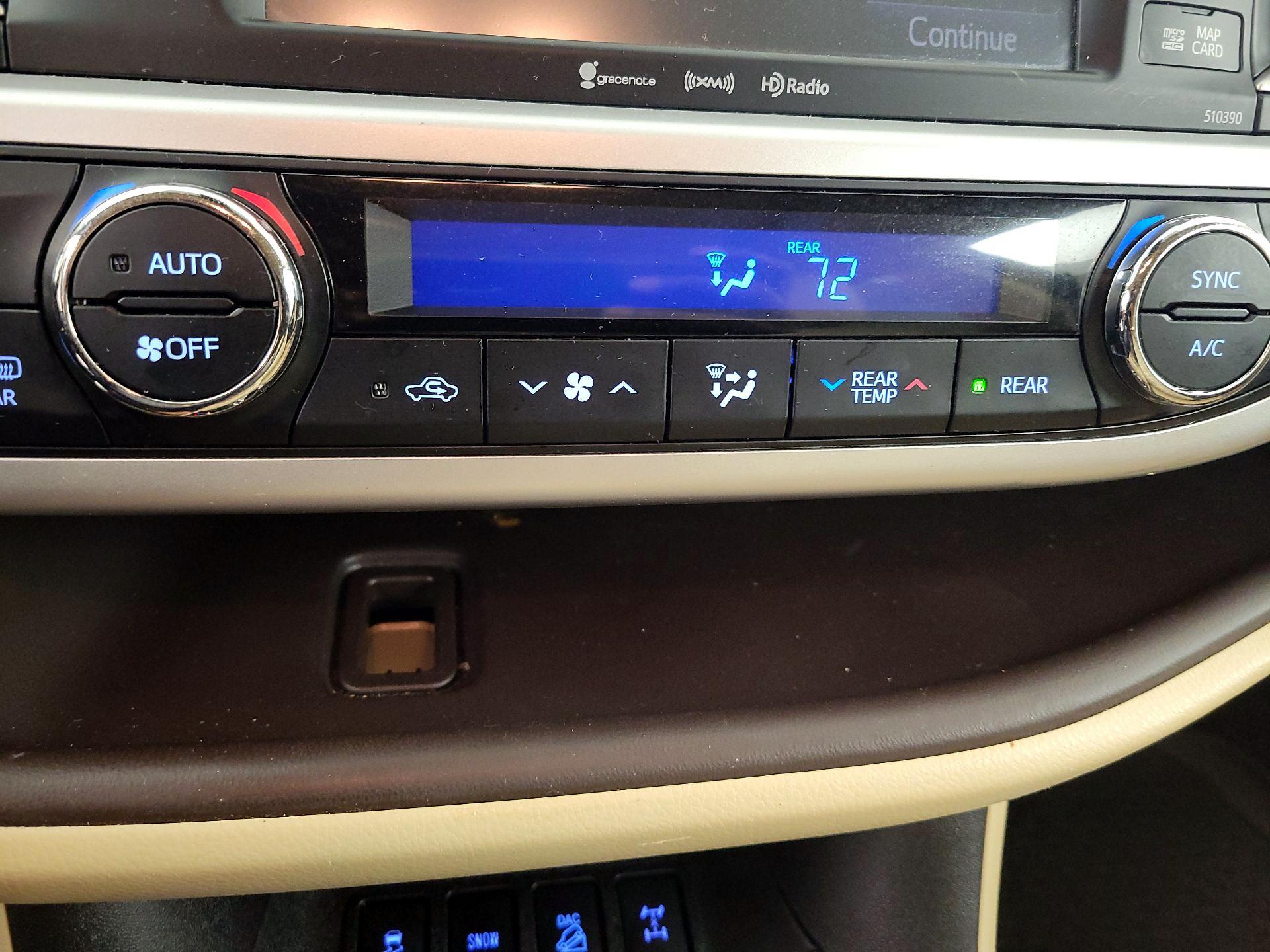 Thumbnail: 2019 Toyota Highlander - 16