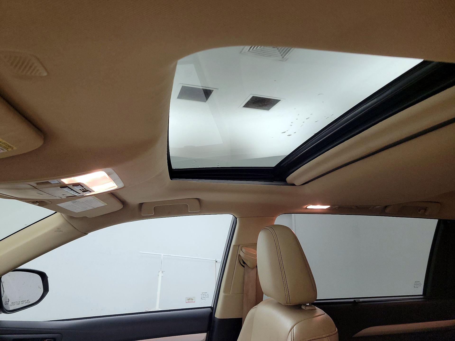 Thumbnail: 2019 Toyota Highlander - 19