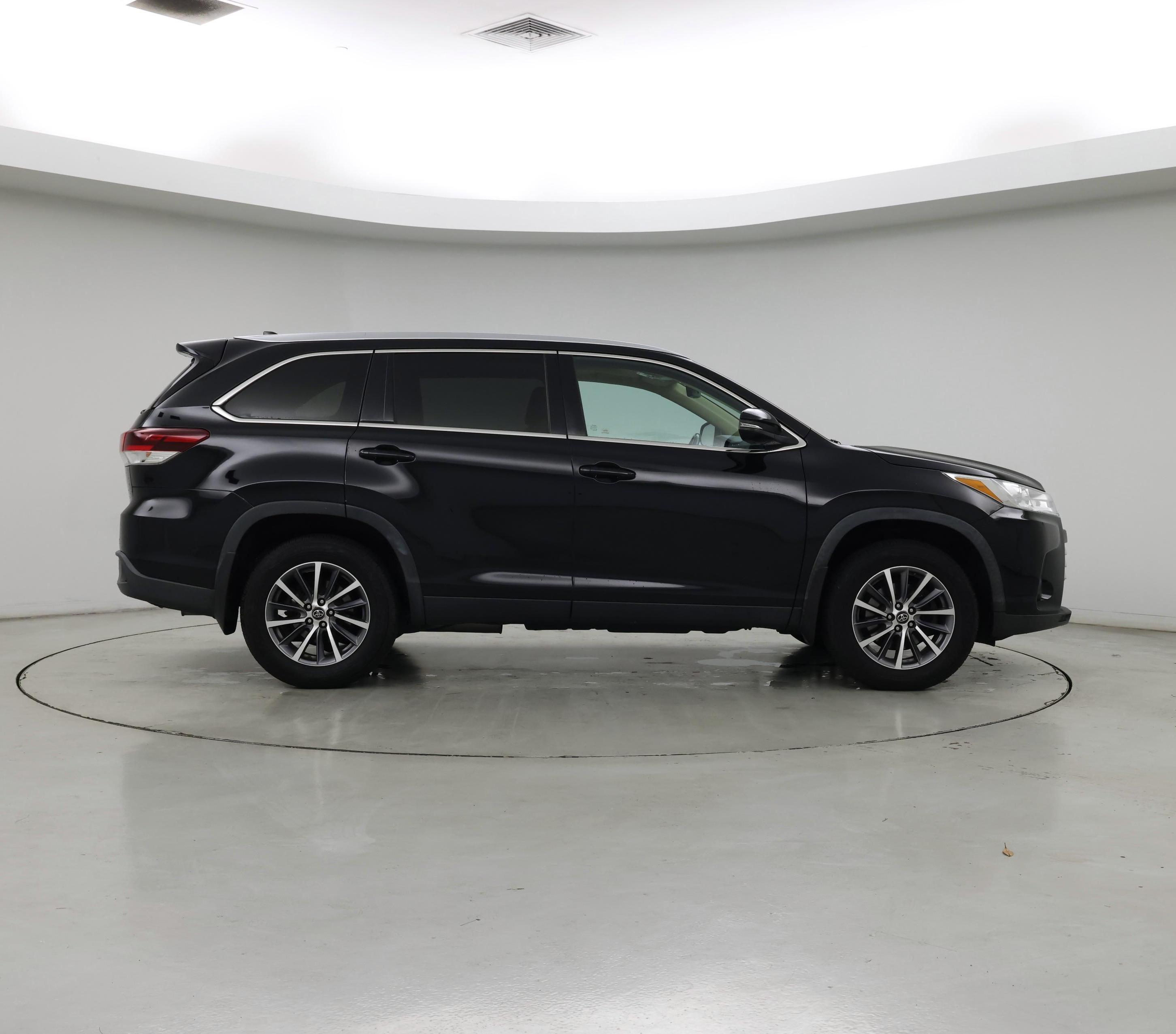 Thumbnail: 2019 Toyota Highlander - 7
