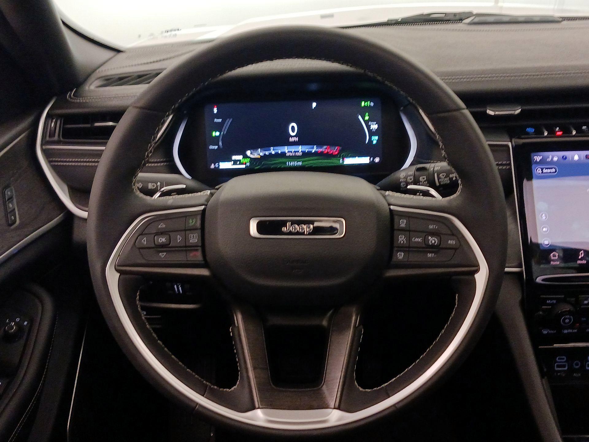 Thumbnail: 2024 Jeep Grand Cherokee - 10