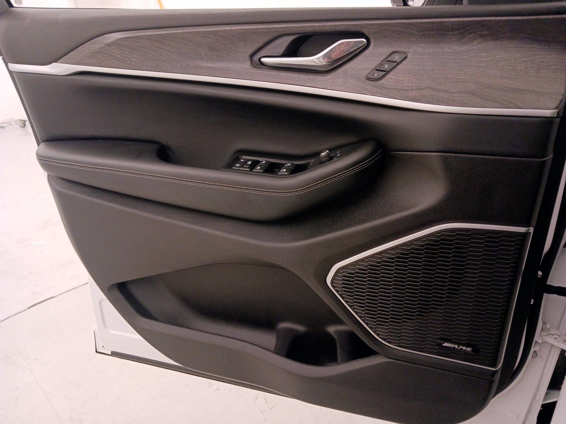 Thumbnail: 2024 Jeep Grand Cherokee - 12