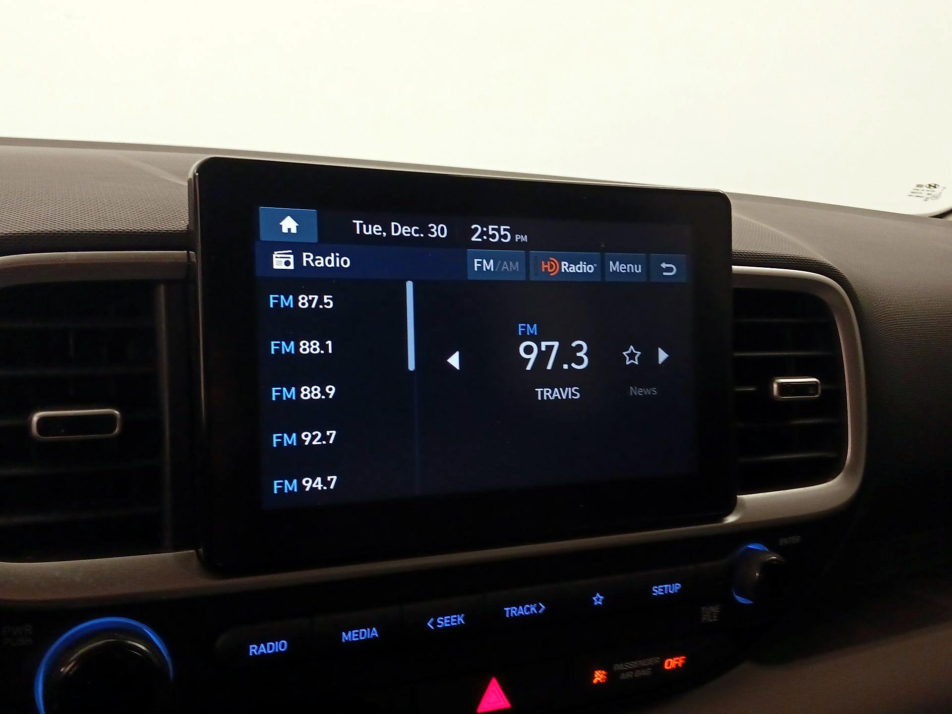 Thumbnail: 2023 Hyundai Venue - 15