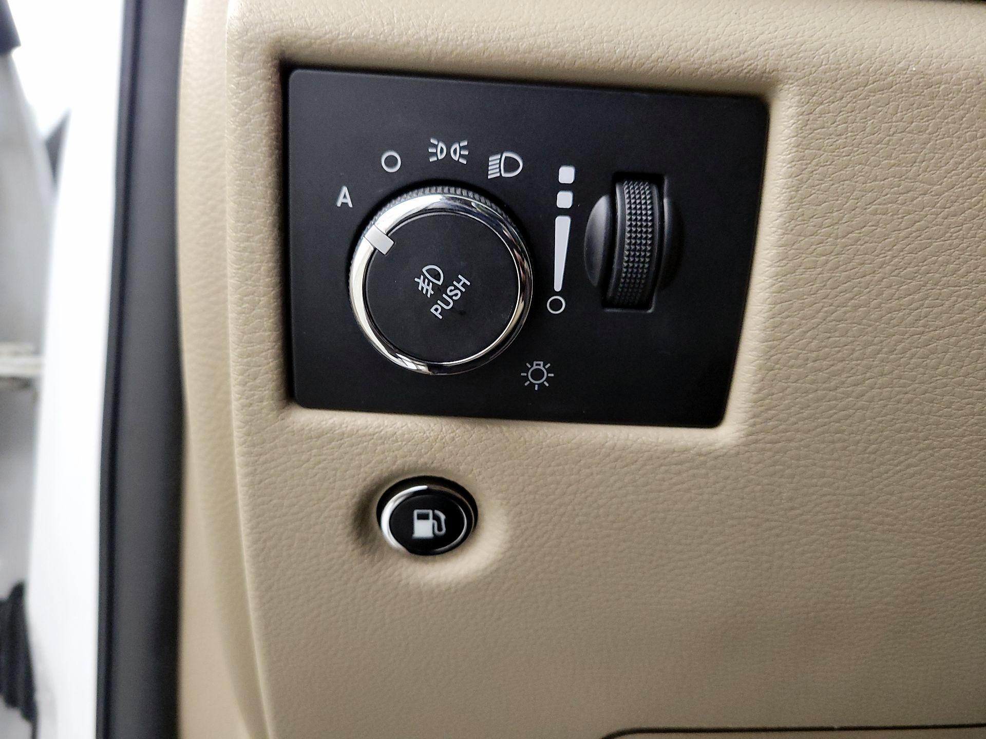 Thumbnail: 2018 Jeep Grand Cherokee - 13