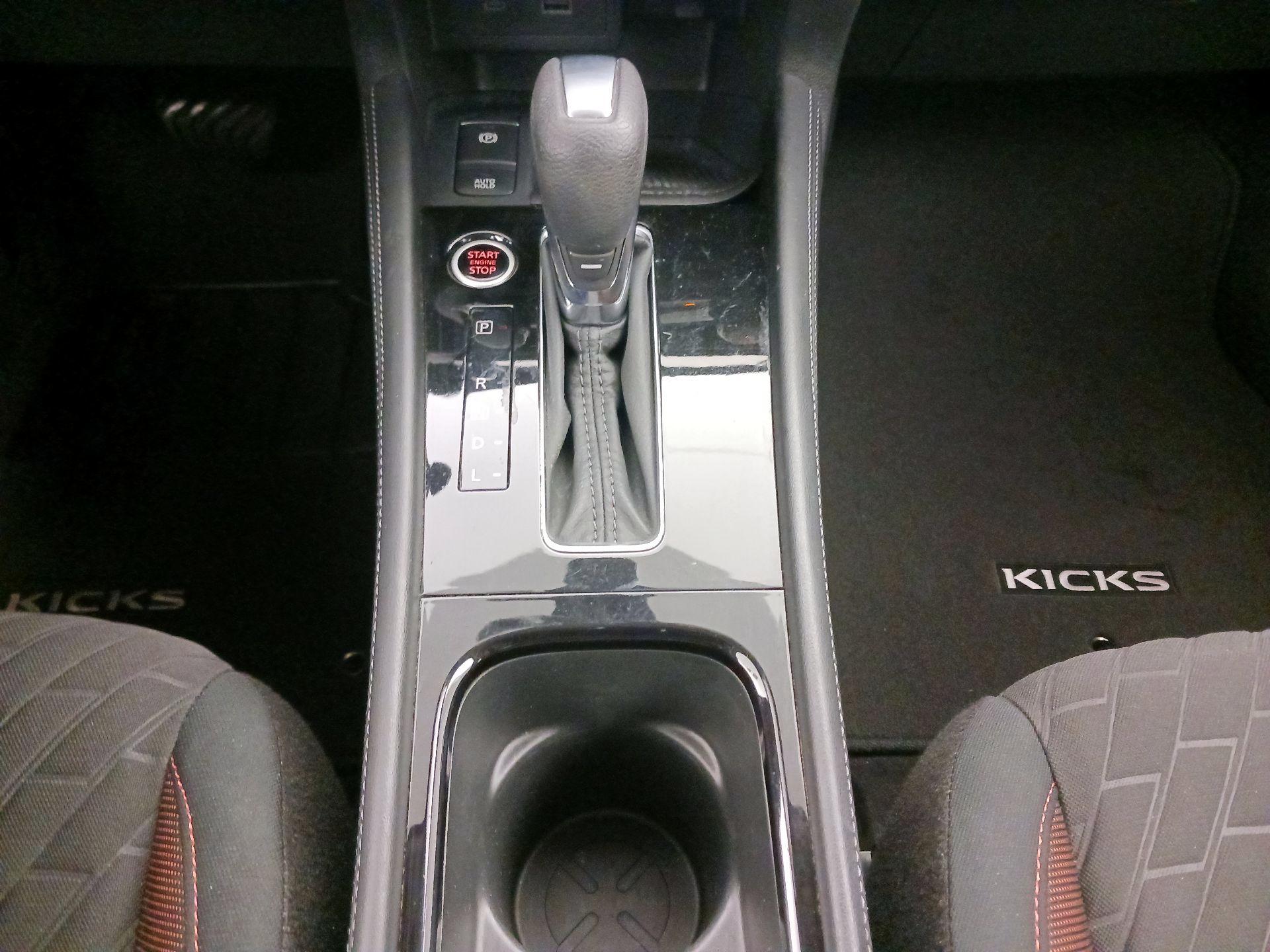 Thumbnail: 2023 Nissan Kicks - 16