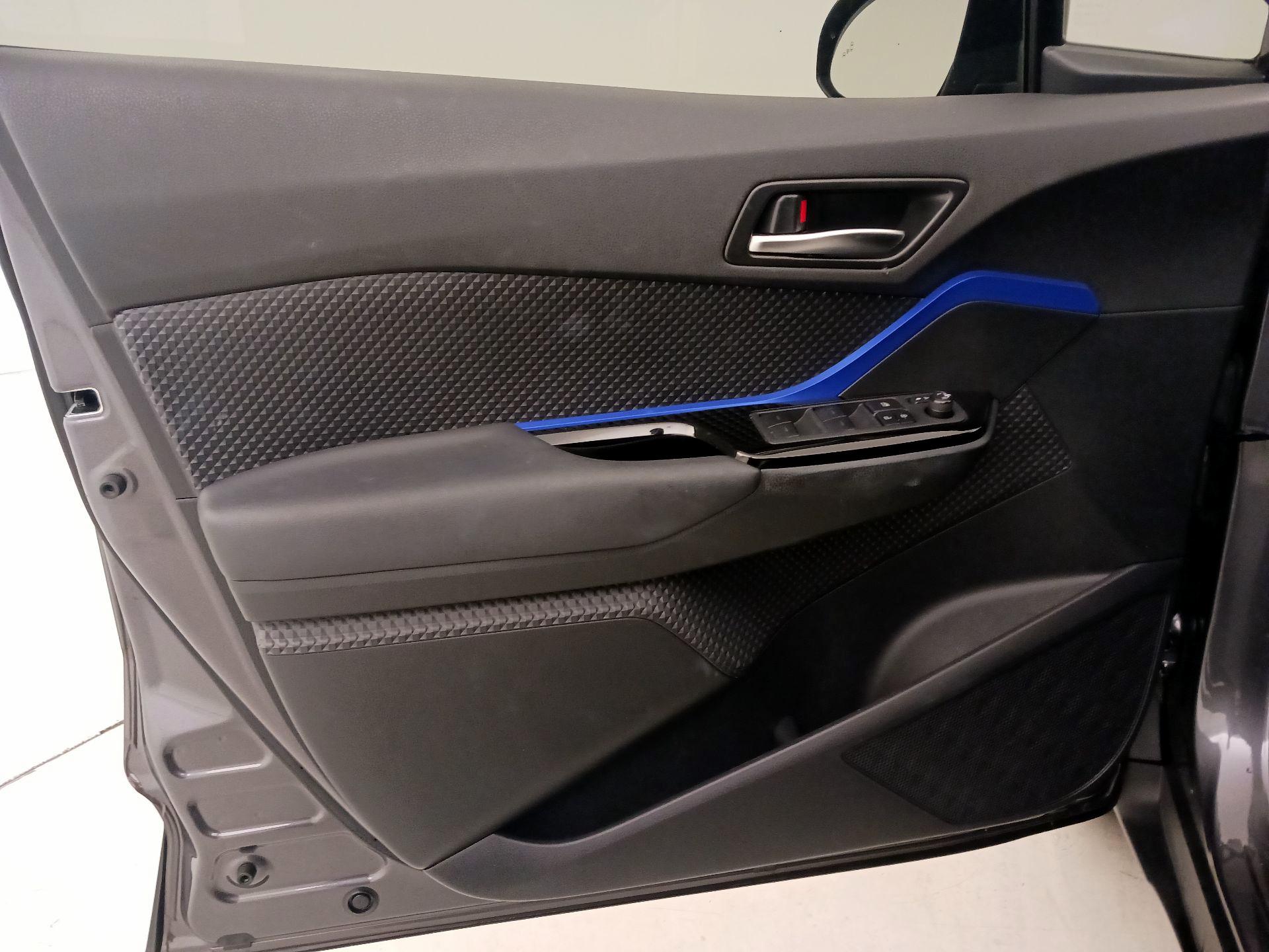 Thumbnail: 2021 Toyota C-HR - 12