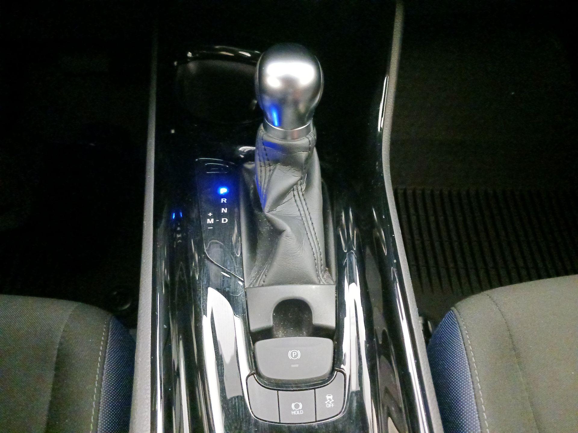 Thumbnail: 2021 Toyota C-HR - 17