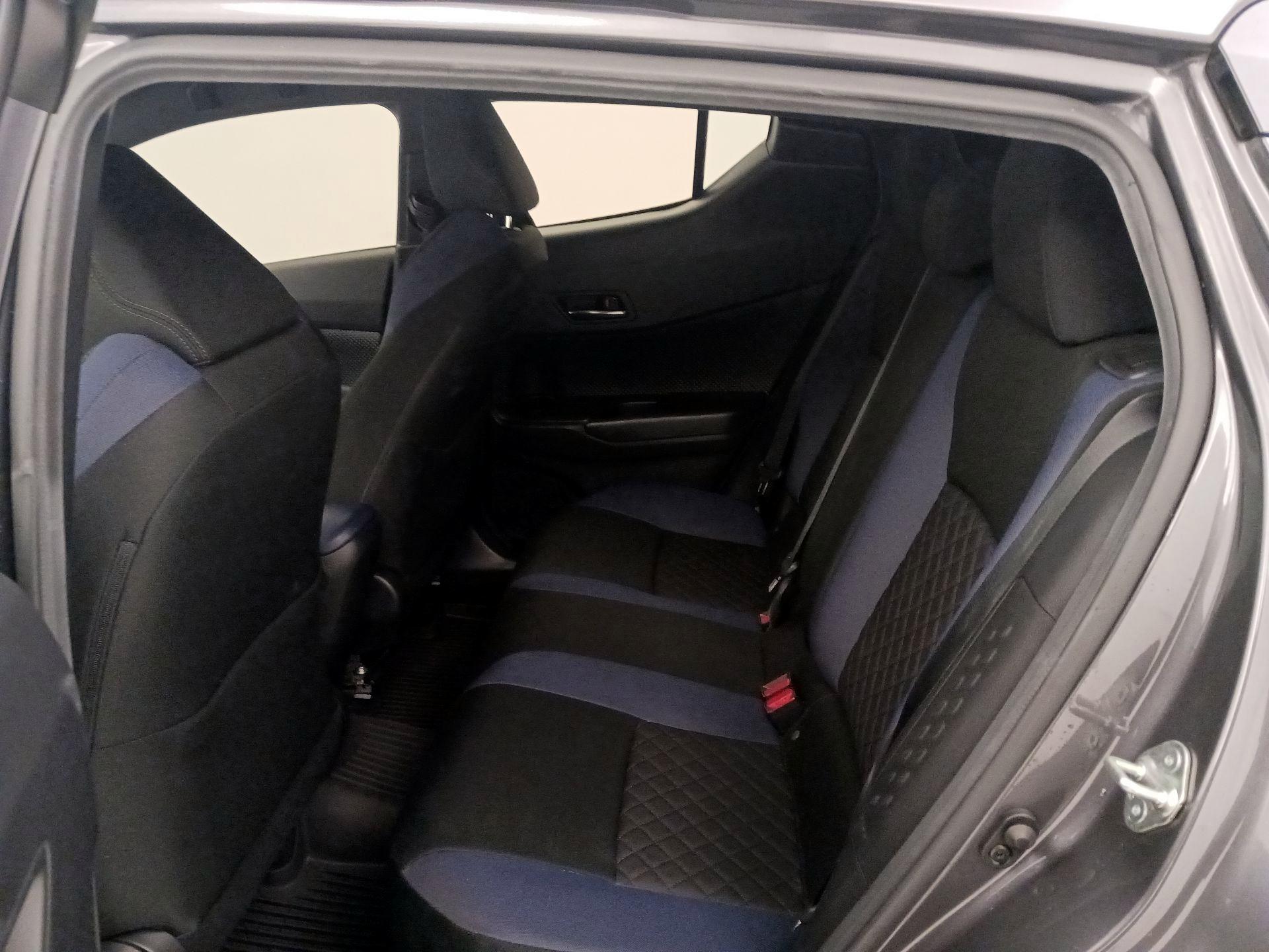 Thumbnail: 2021 Toyota C-HR - 19