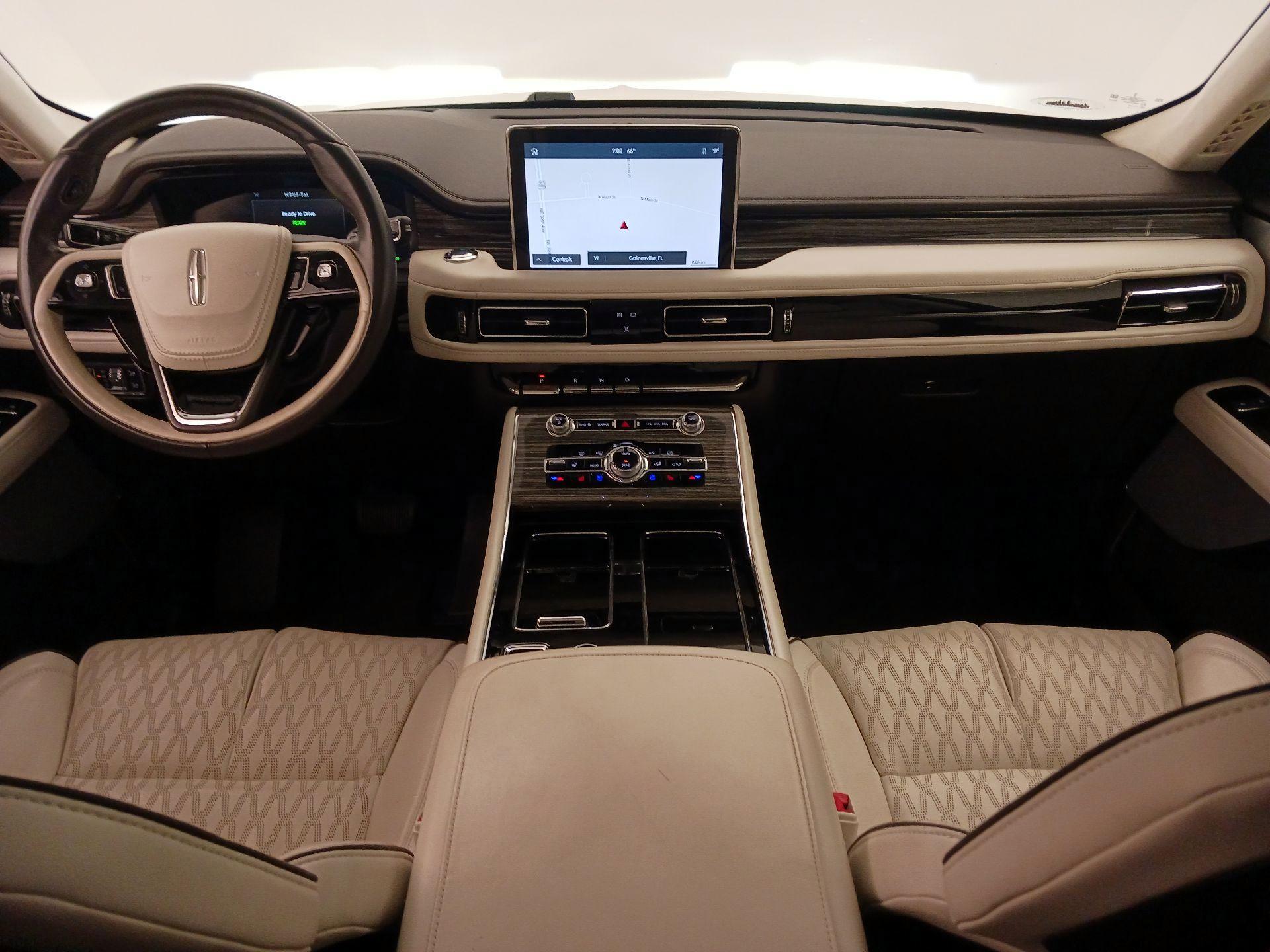 Thumbnail: 2020 Lincoln Aviator - 9