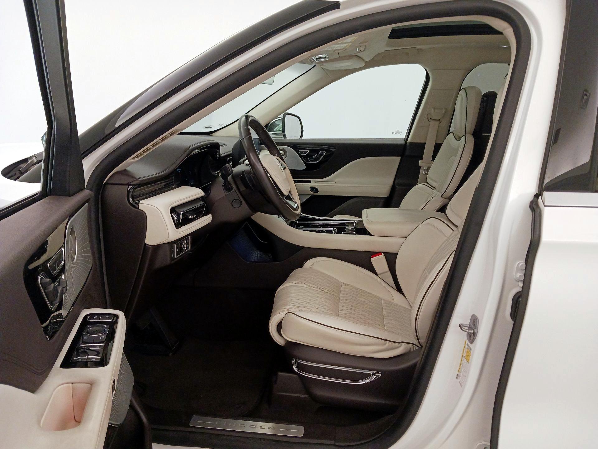 Thumbnail: 2020 Lincoln Aviator - 11