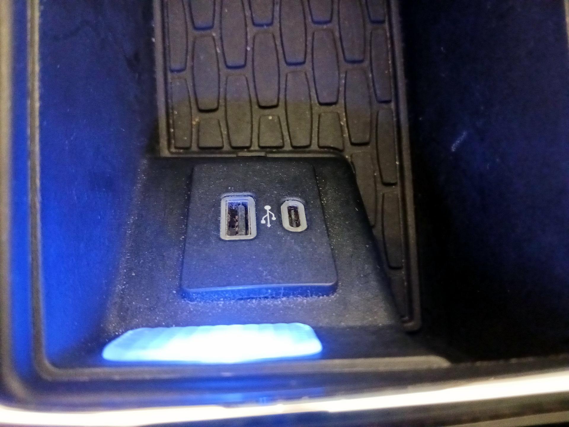 Thumbnail: 2020 Lincoln Aviator - 19