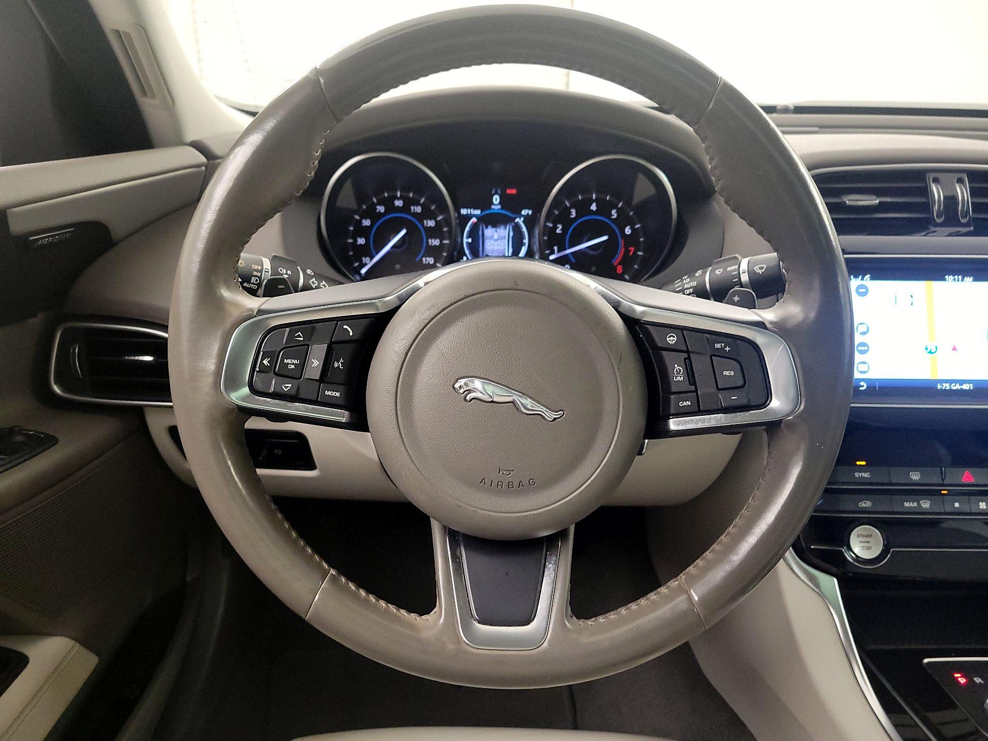 Thumbnail: 2018 Jaguar XE - 10