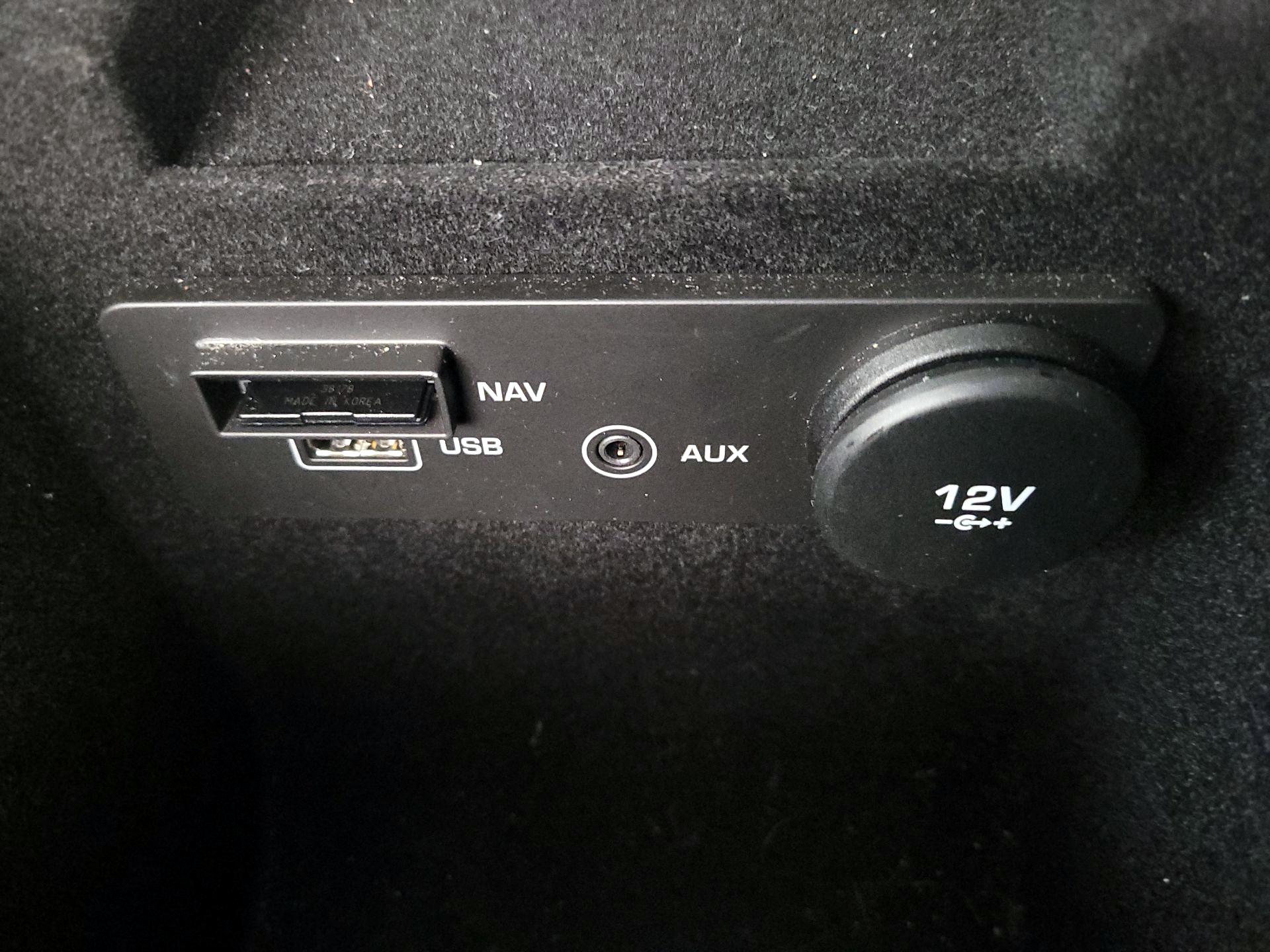 Thumbnail: 2018 Jaguar XE - 19