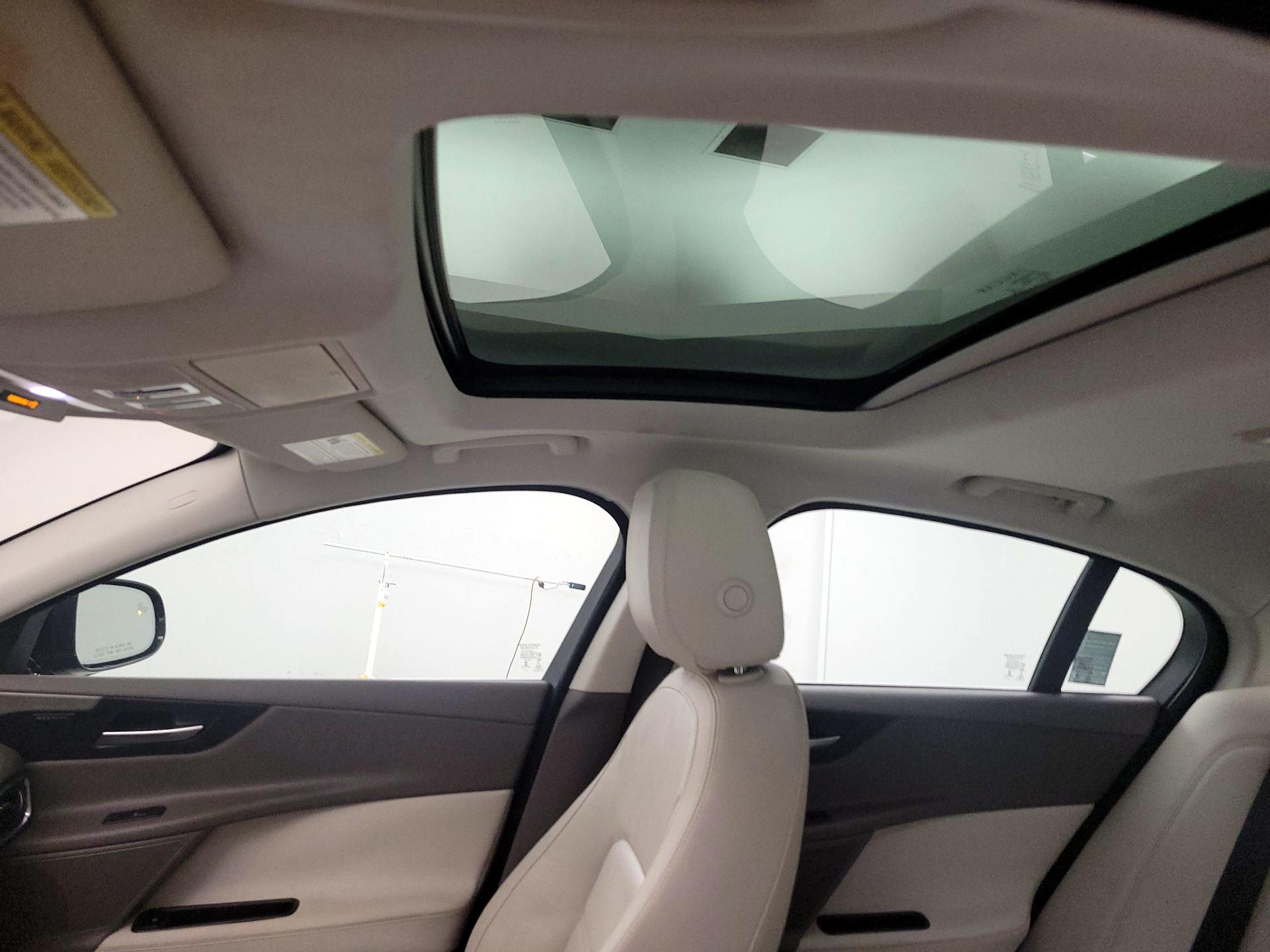 Thumbnail: 2018 Jaguar XE - 20