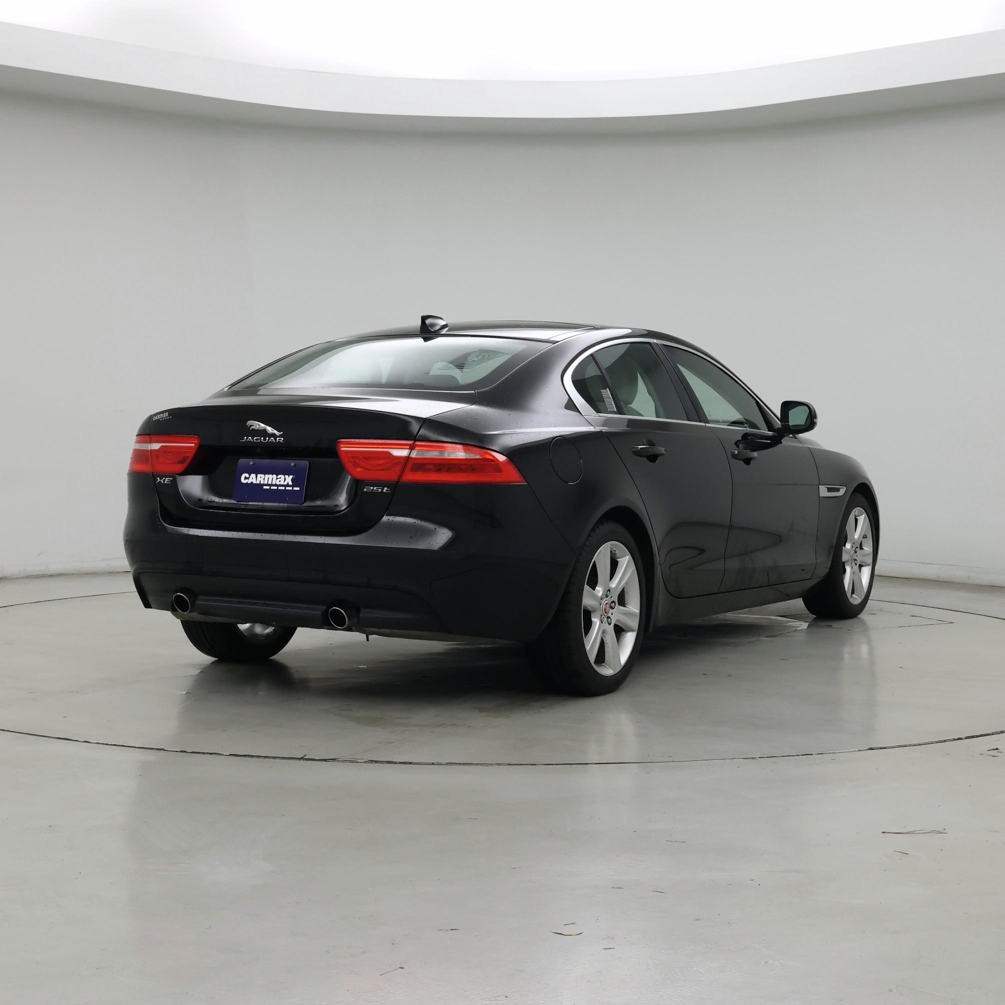 Thumbnail: 2018 Jaguar XE - 8