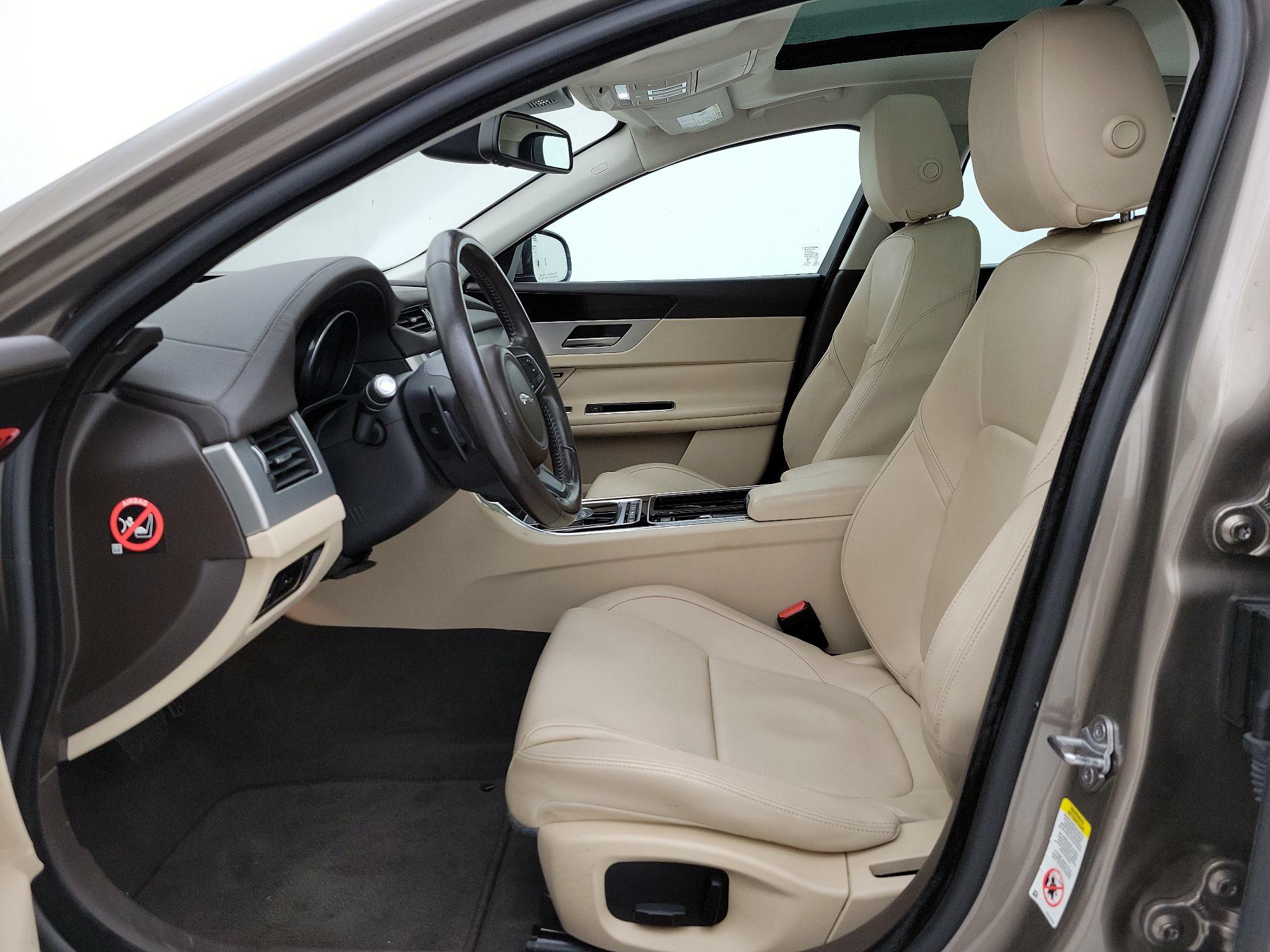 Thumbnail: 2016 Jaguar XF - 11