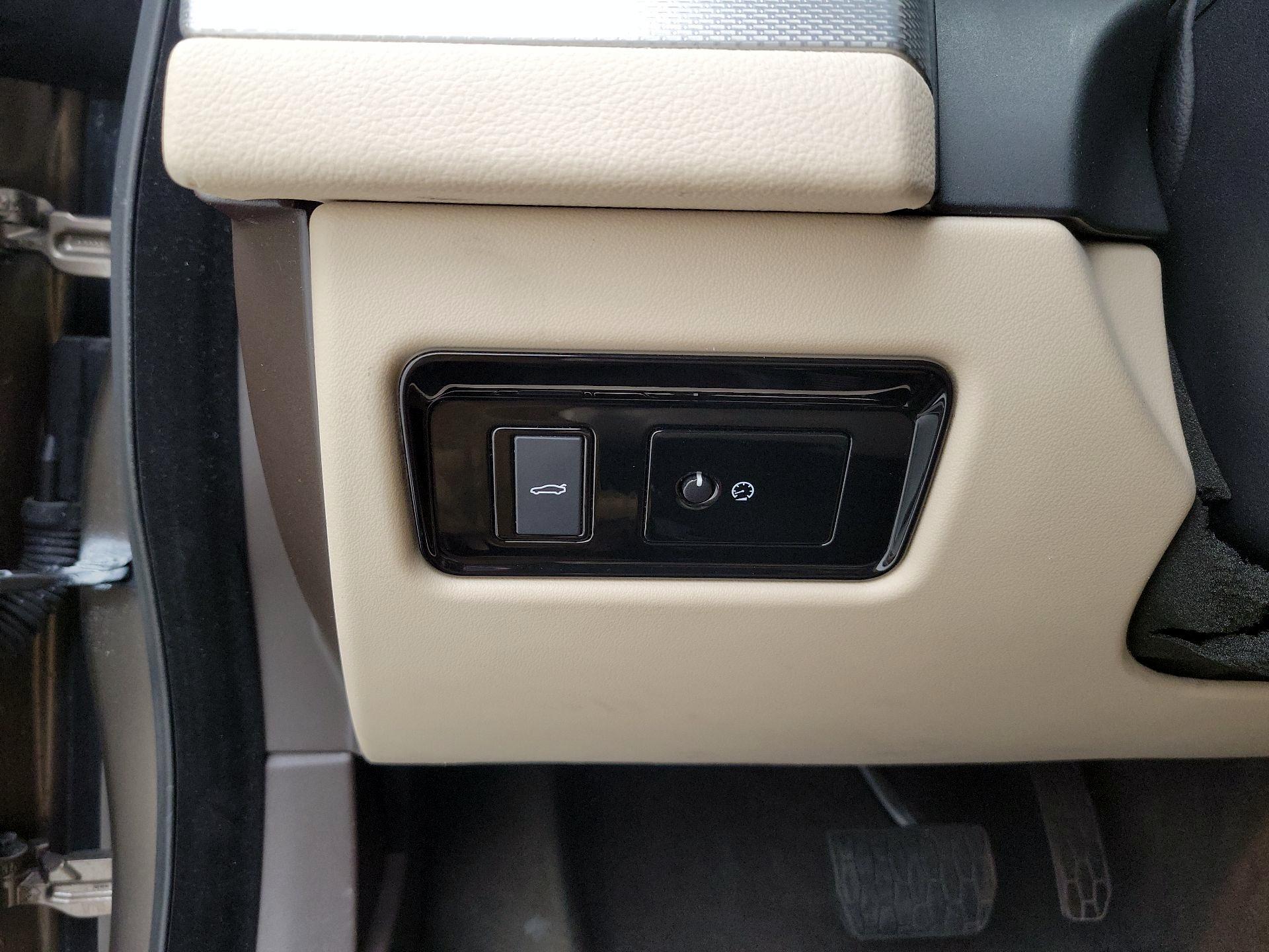 Thumbnail: 2016 Jaguar XF - 13