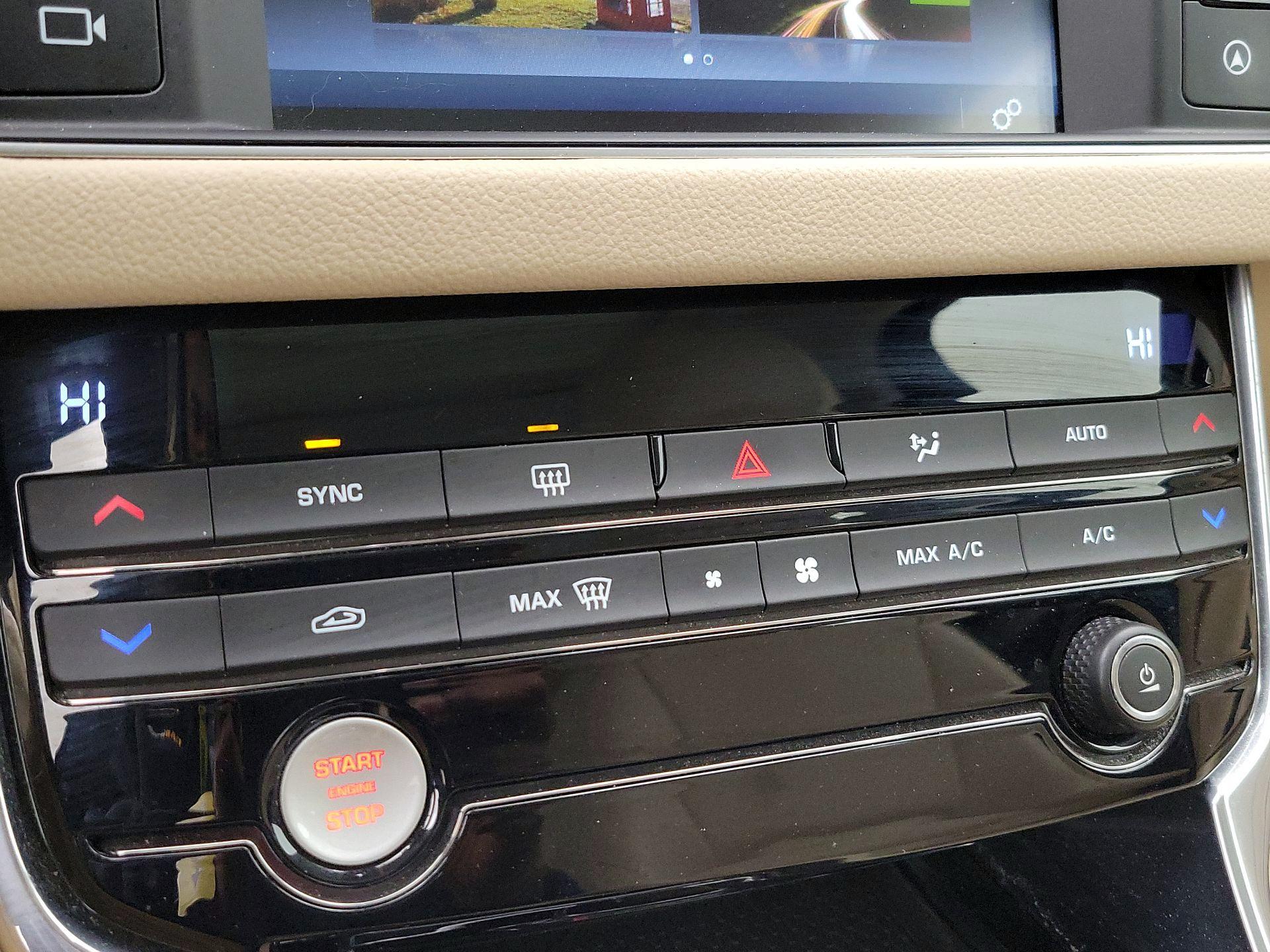 Thumbnail: 2016 Jaguar XF - 17