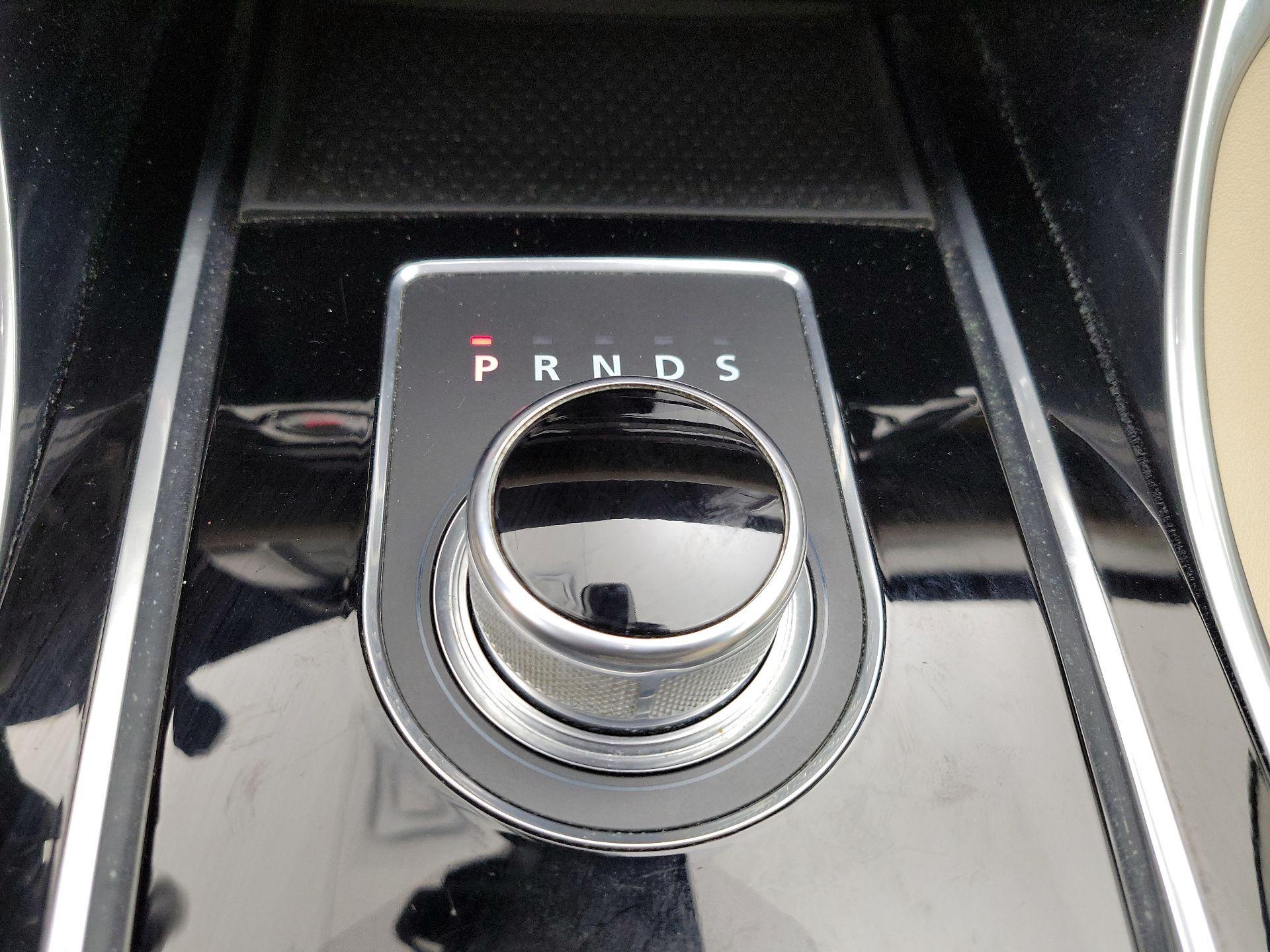 Thumbnail: 2016 Jaguar XF - 18