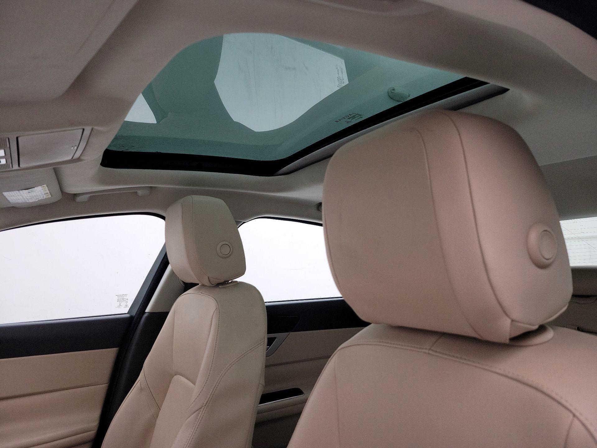 Thumbnail: 2016 Jaguar XF - 20