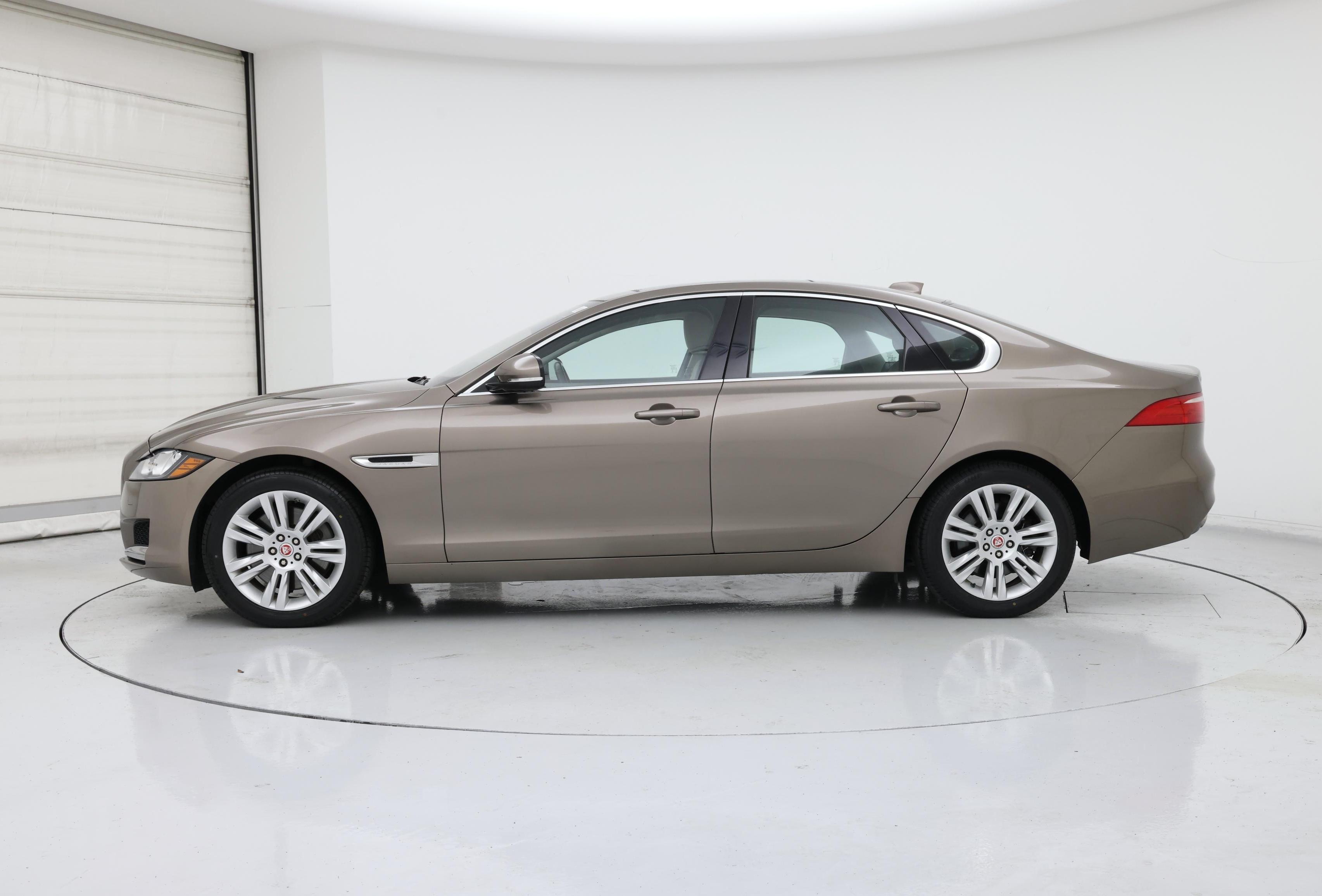 Thumbnail: 2016 Jaguar XF - 3