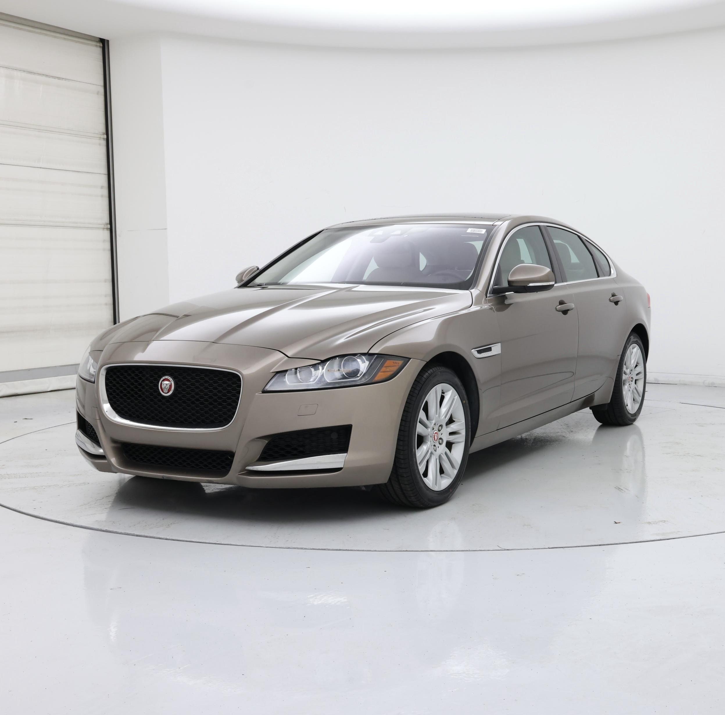 Thumbnail: 2016 Jaguar XF - 4