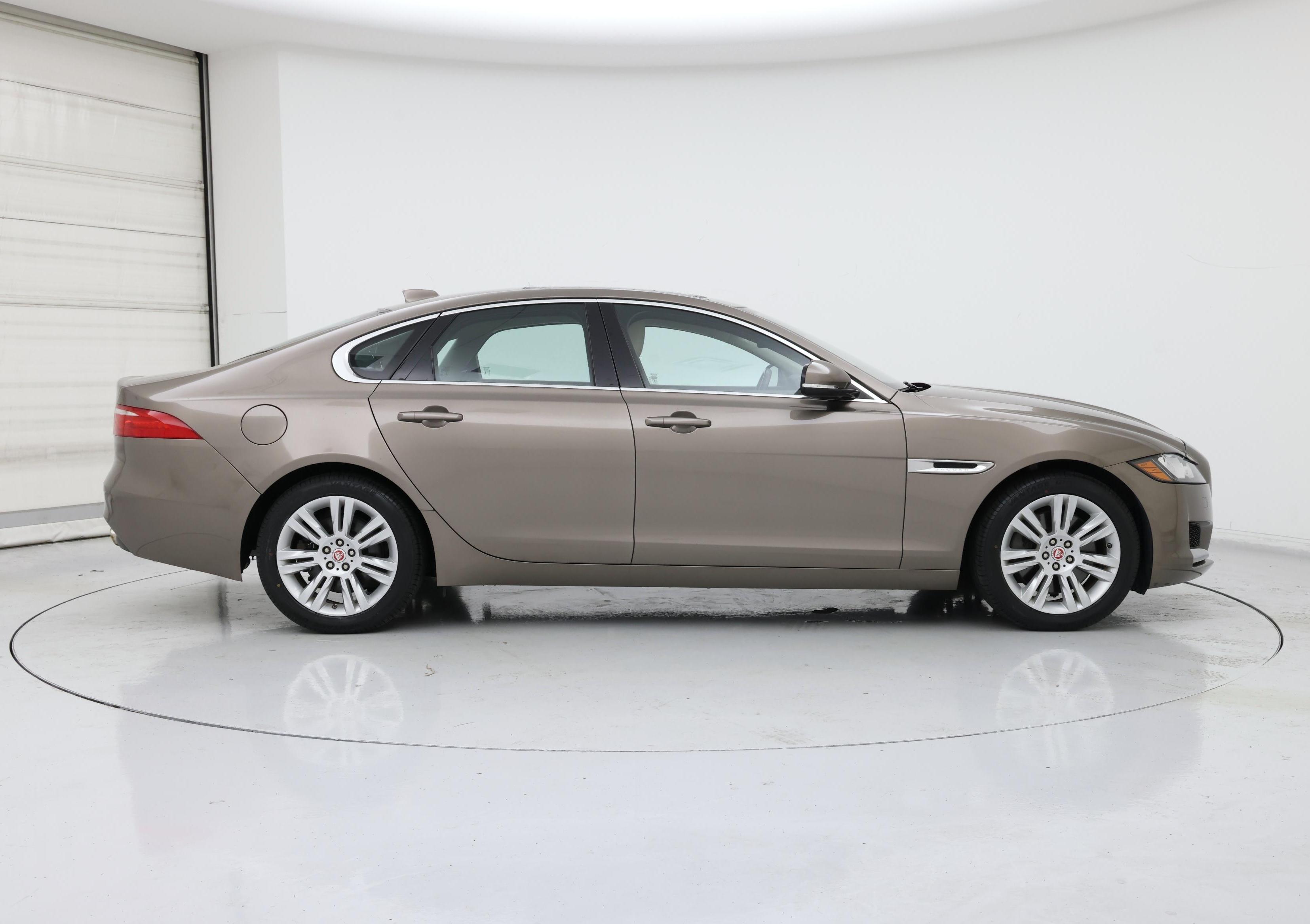 Thumbnail: 2016 Jaguar XF - 7