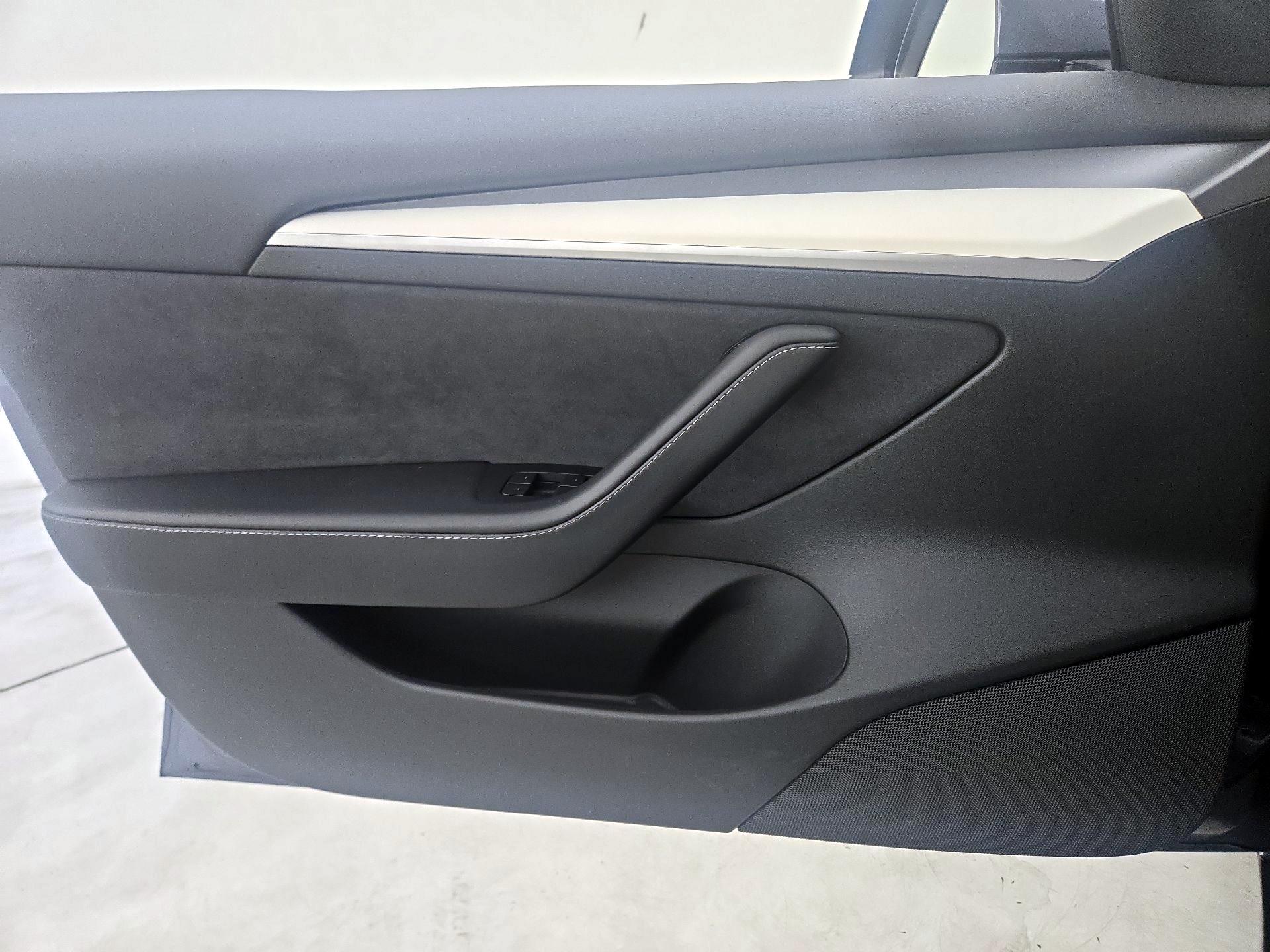 Thumbnail: 2023 Tesla Model 3 - 12