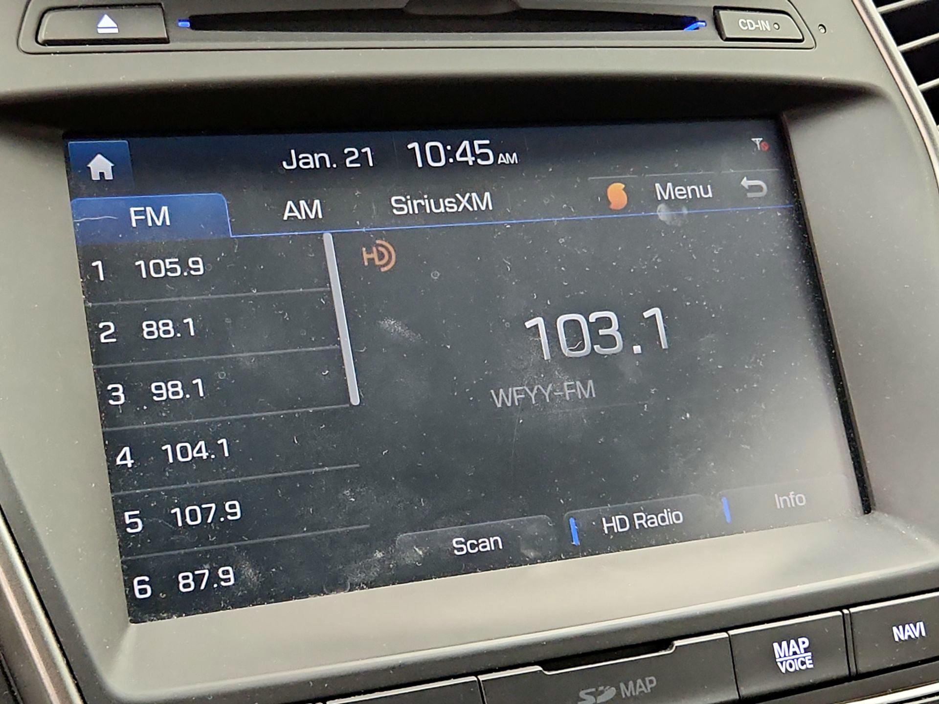 Thumbnail: 2018 Hyundai Santa Fe - 16