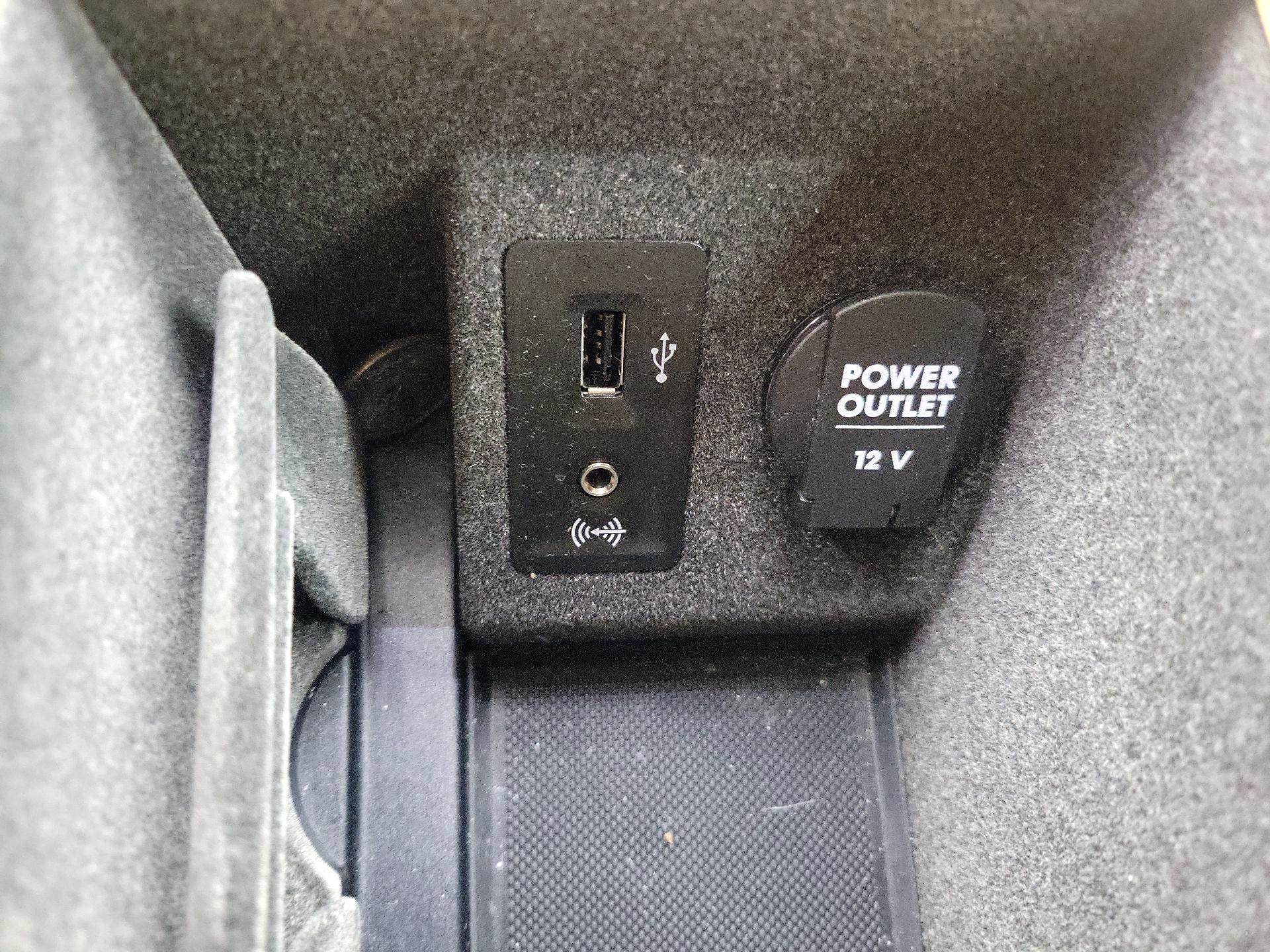 Thumbnail: 2018 Porsche Macan - 18