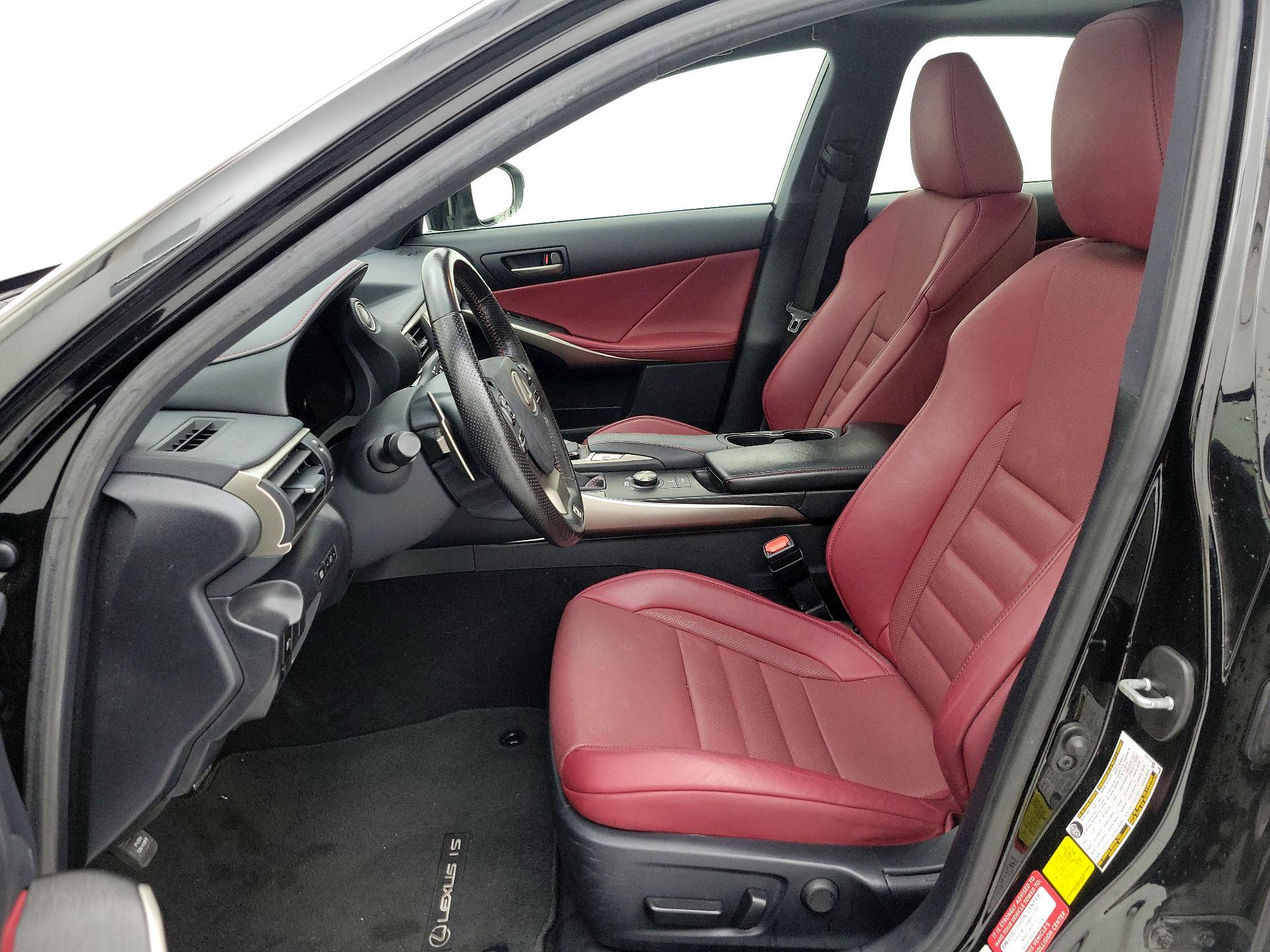 Thumbnail: 2020 Lexus IS - 11