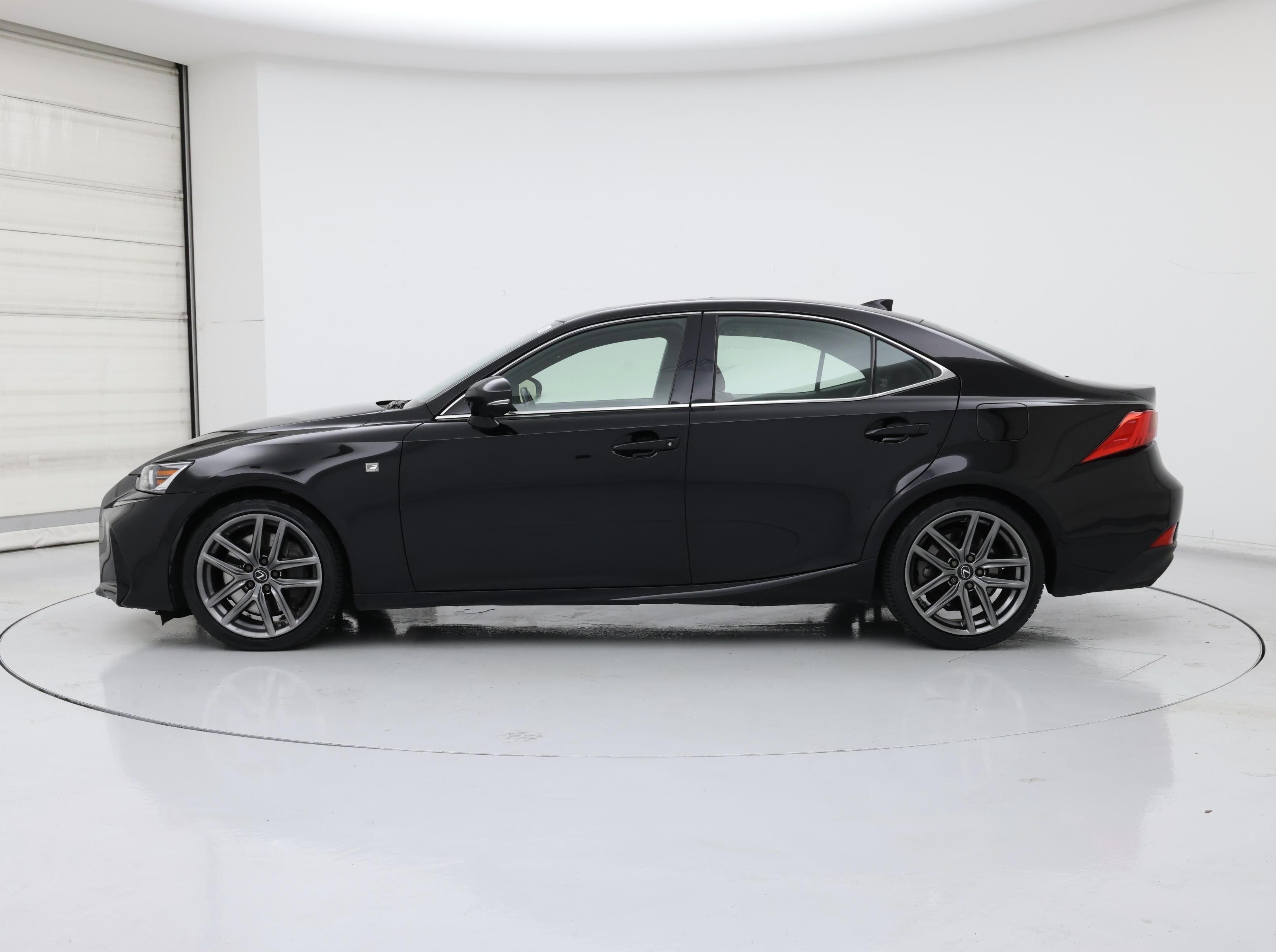 Thumbnail: 2020 Lexus IS - 3