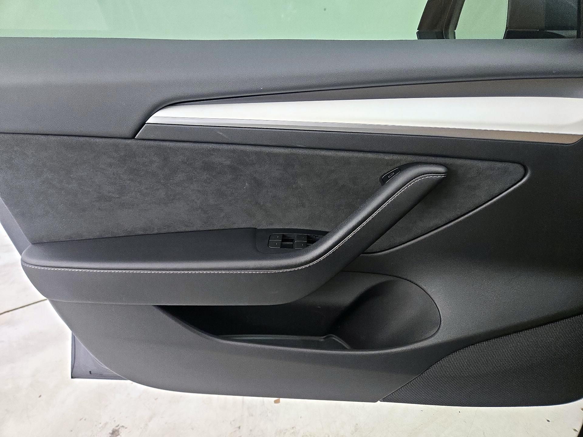 Thumbnail: 2023 Tesla Model 3 - 12