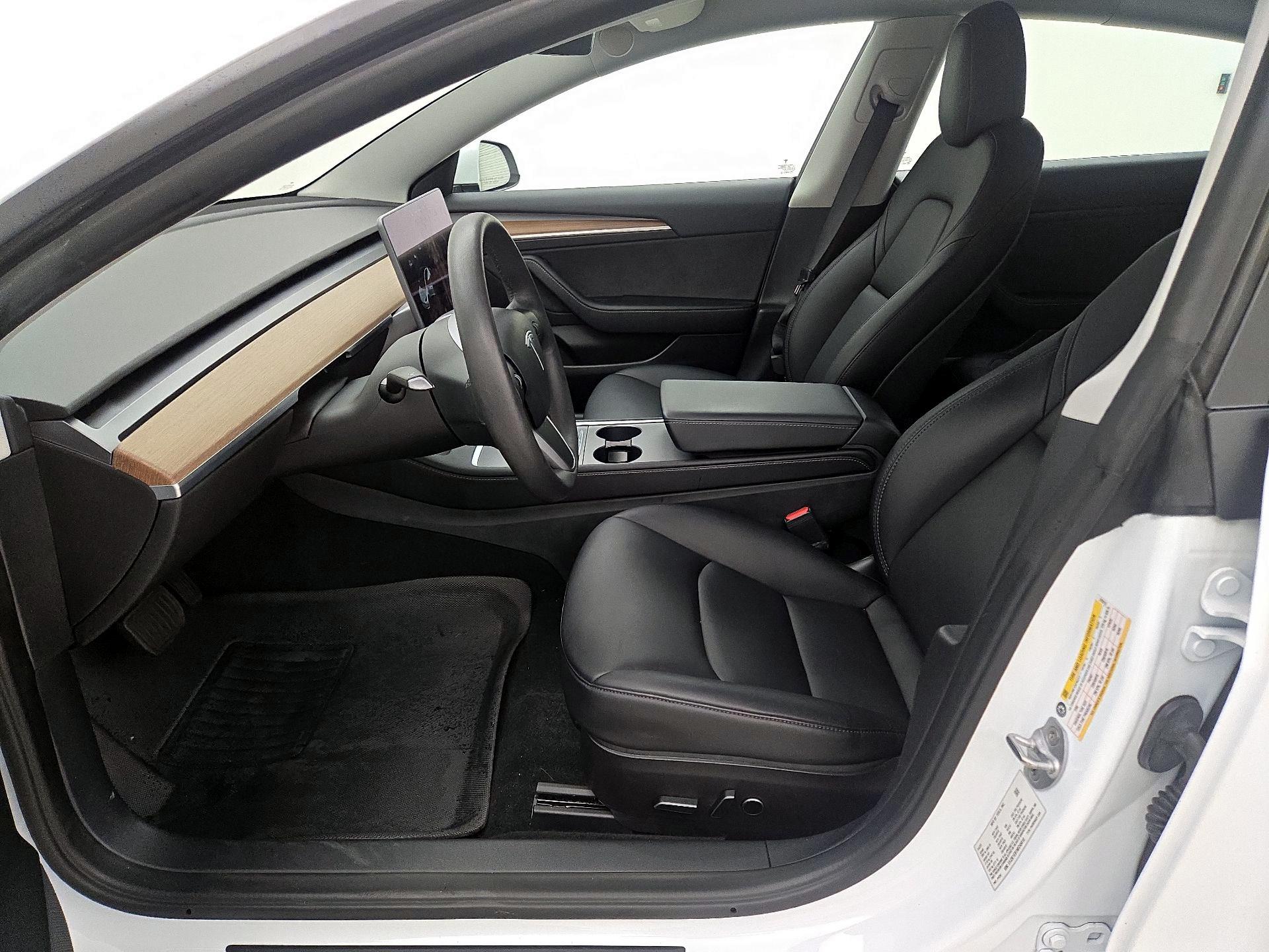 Thumbnail: 2022 Tesla Model 3 - 11