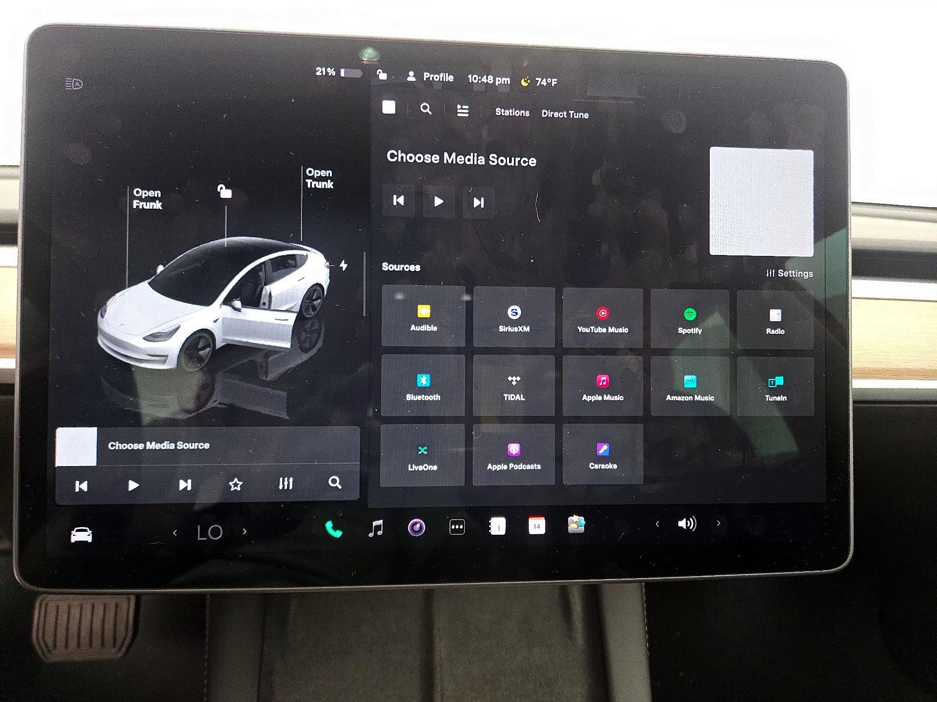 Thumbnail: 2022 Tesla Model 3 - 15