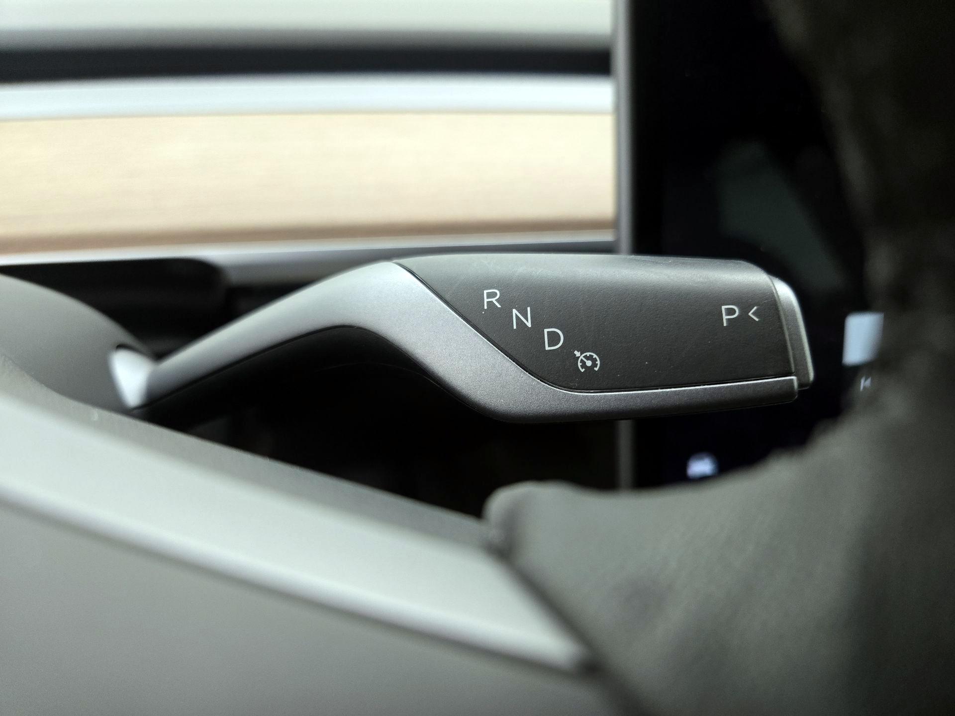 Thumbnail: 2022 Tesla Model 3 - 17