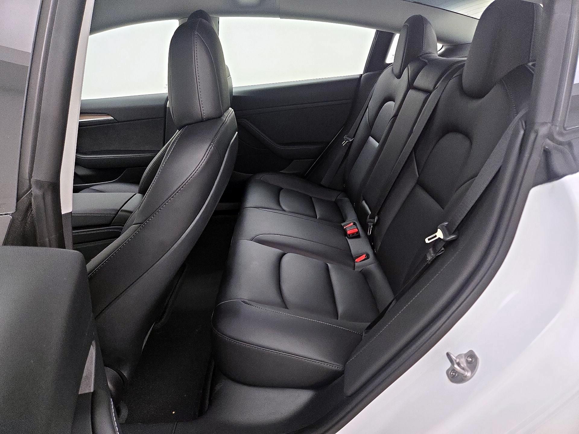 Thumbnail: 2022 Tesla Model 3 - 20