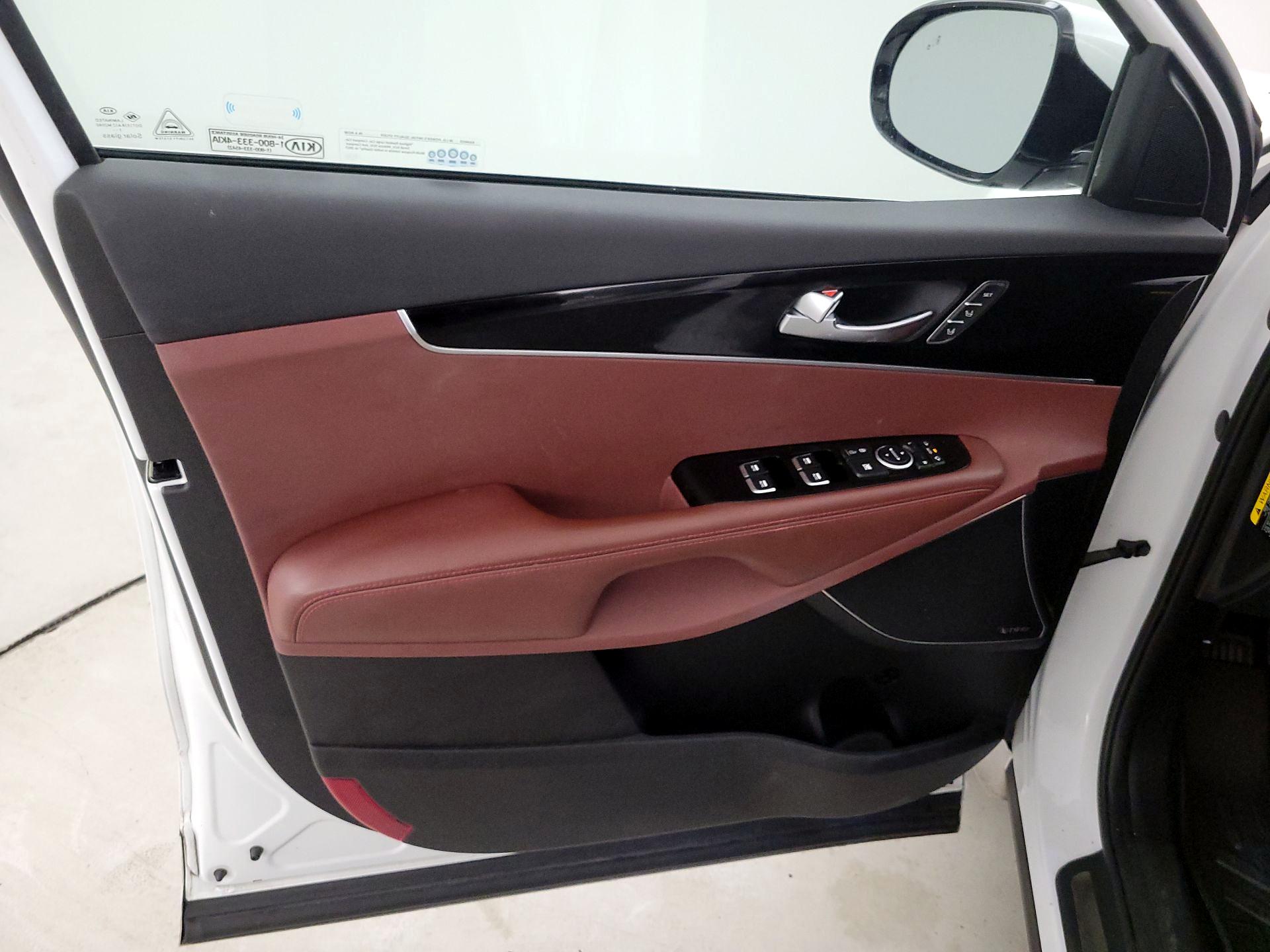 Thumbnail: 2018 Kia Sorento - 12