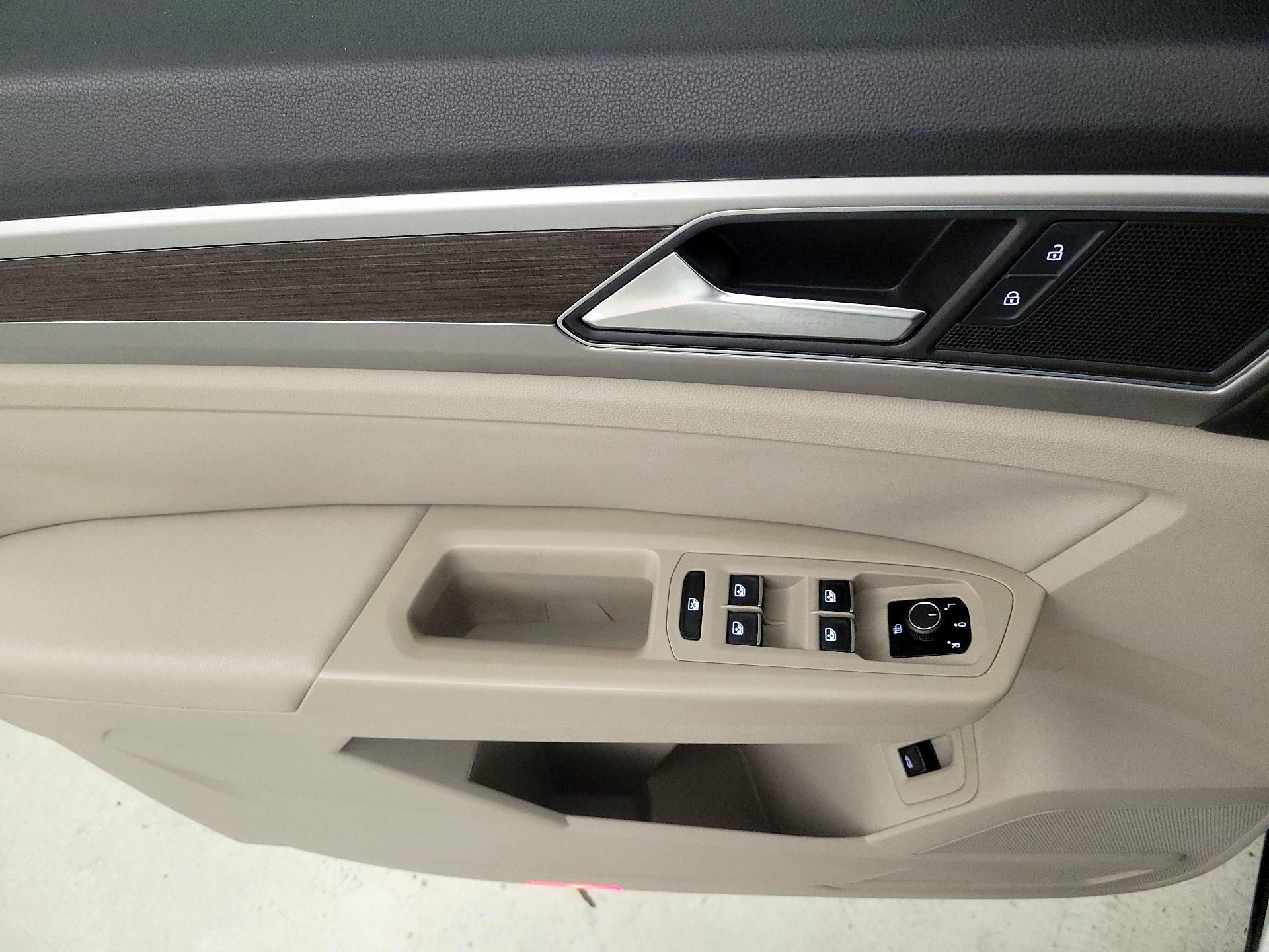 Thumbnail: 2018 Volkswagen Atlas - 12