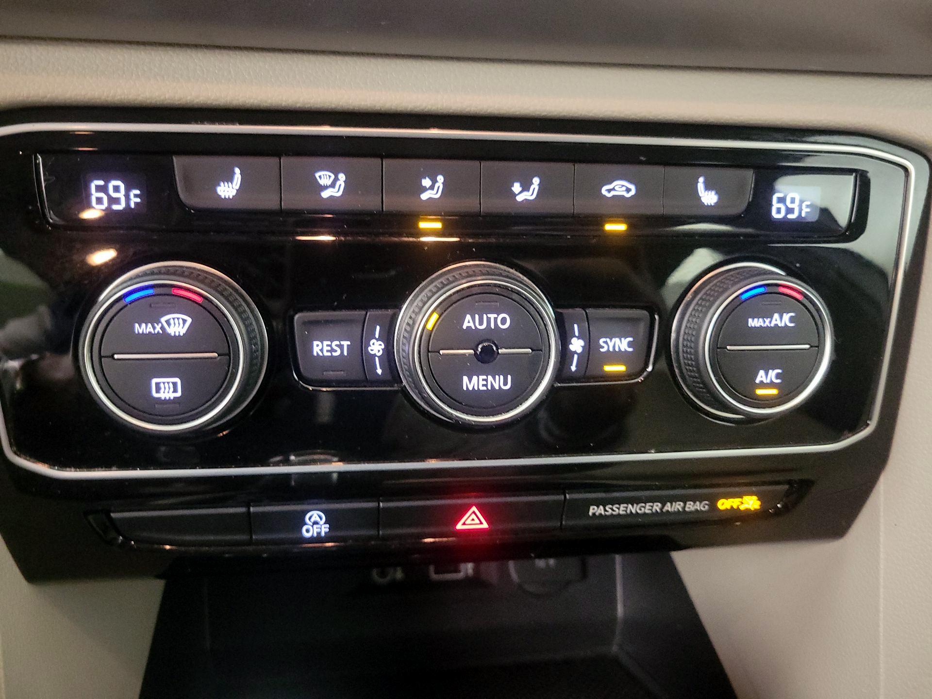 Thumbnail: 2018 Volkswagen Atlas - 16