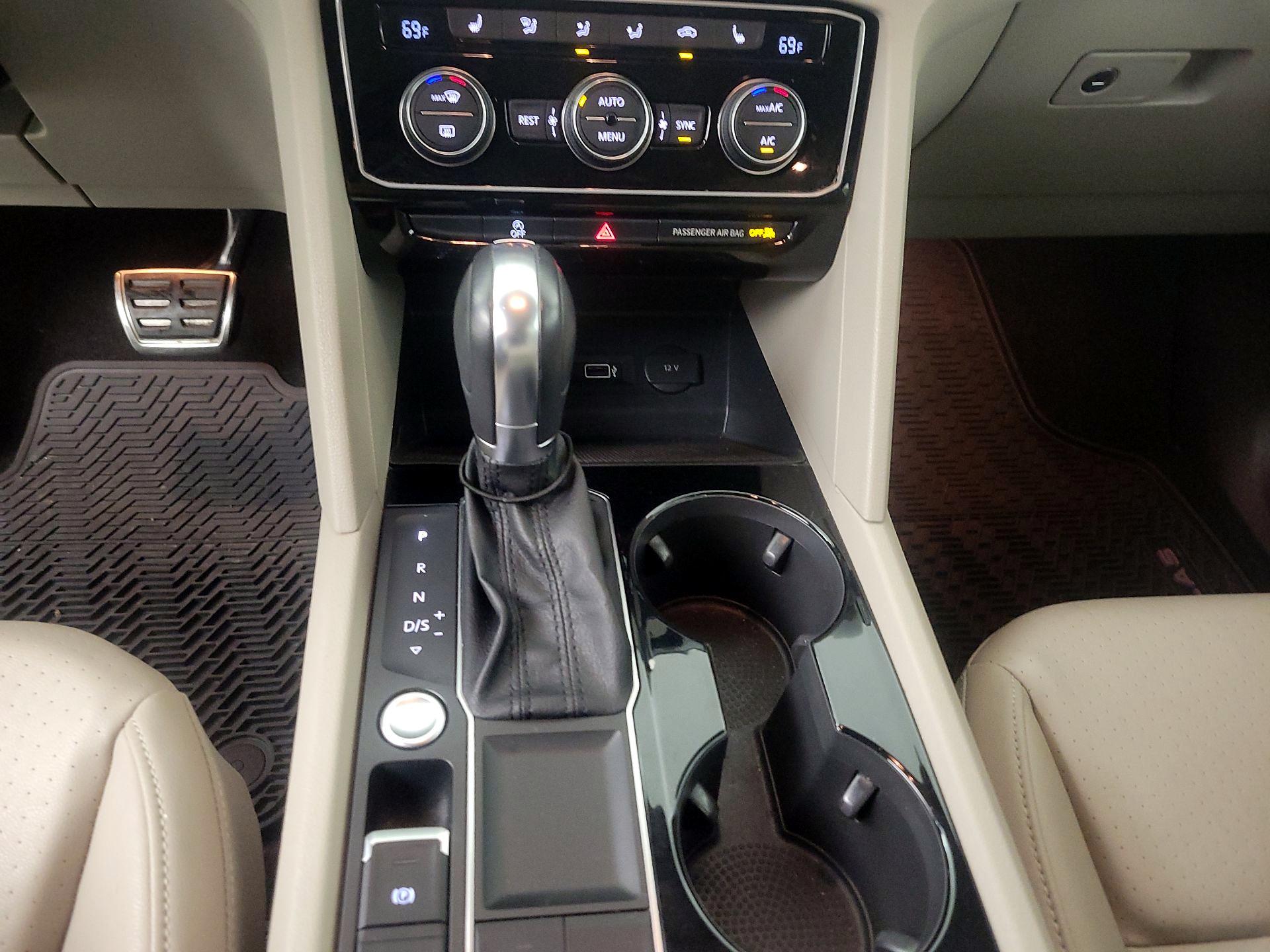 Thumbnail: 2018 Volkswagen Atlas - 17