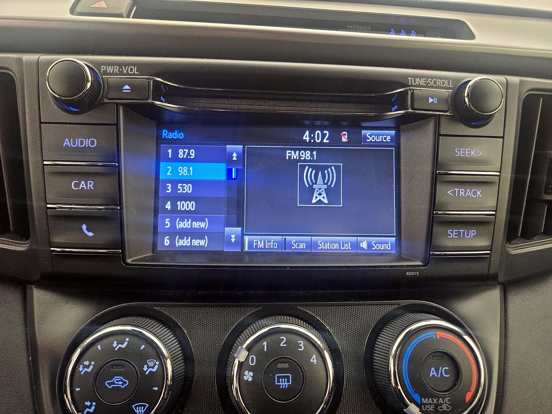 Thumbnail: 2018 Toyota RAV4 - 15