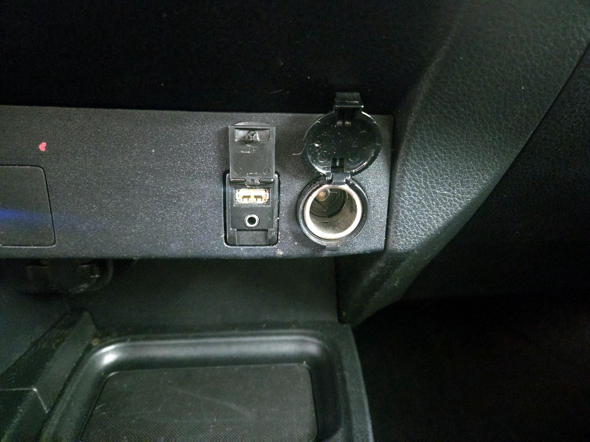 Thumbnail: 2018 Toyota RAV4 - 18