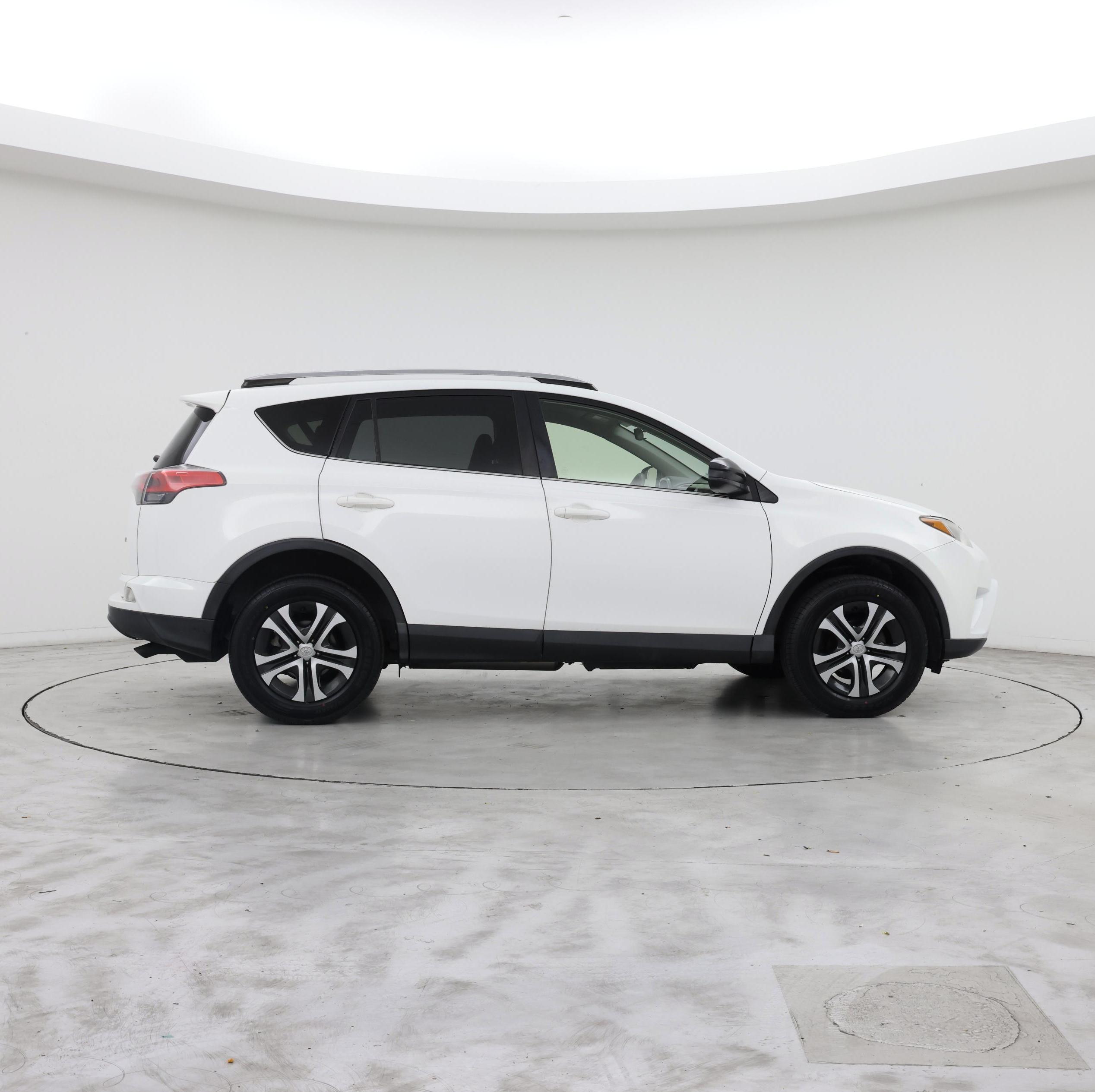 Thumbnail: 2018 Toyota RAV4 - 7