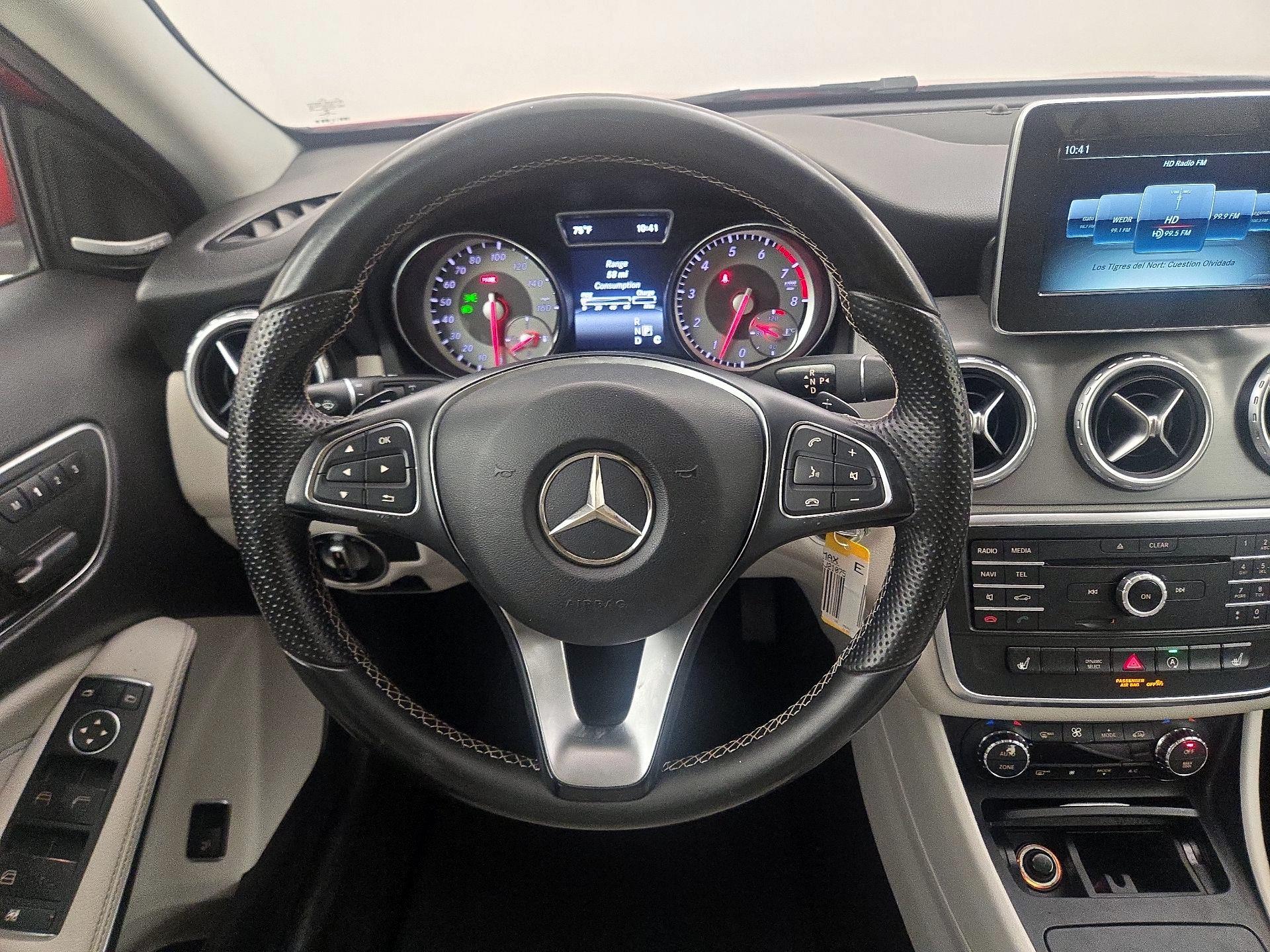 Thumbnail: 2016 Mercedes-Benz GLA - 10
