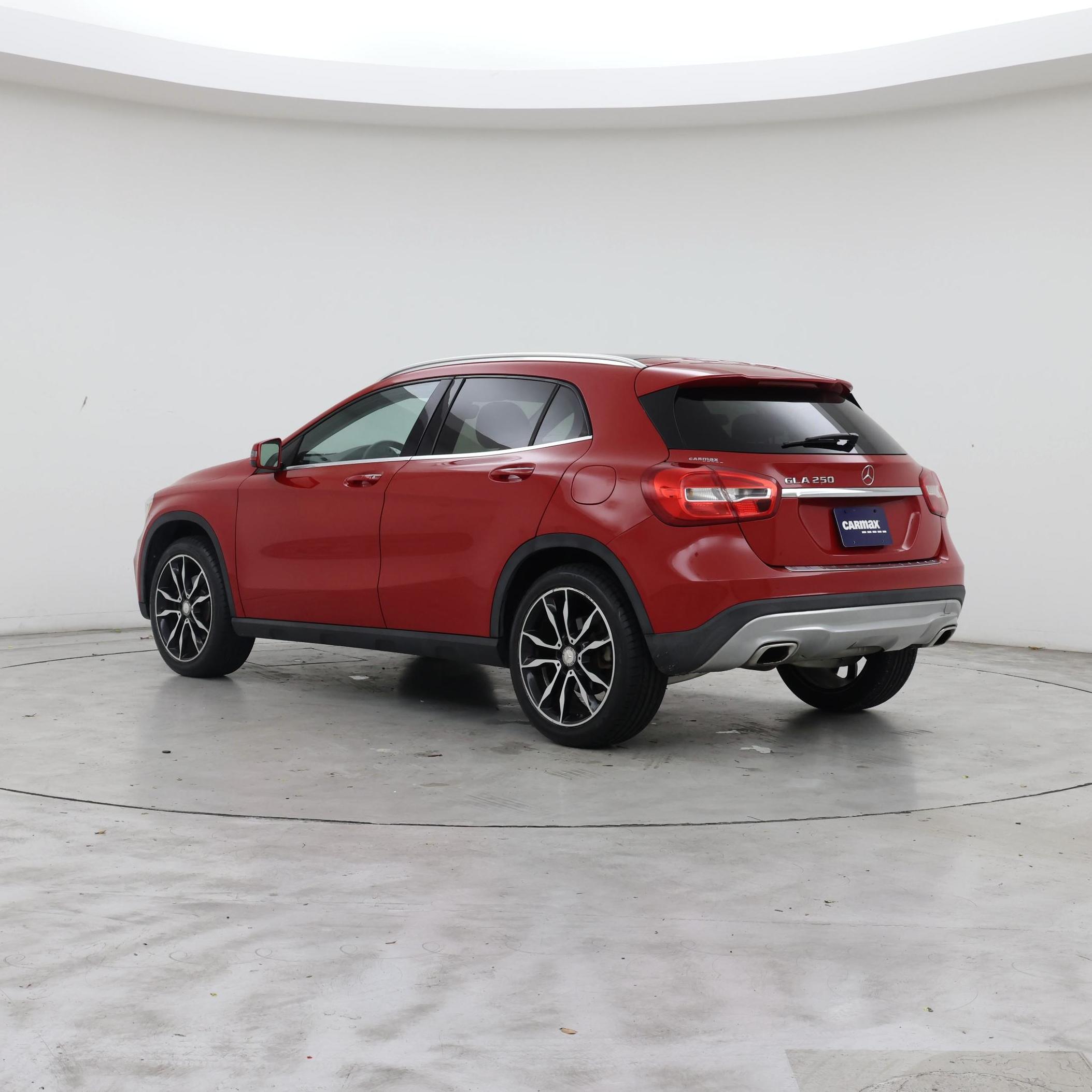 Thumbnail: 2016 Mercedes-Benz GLA - 2