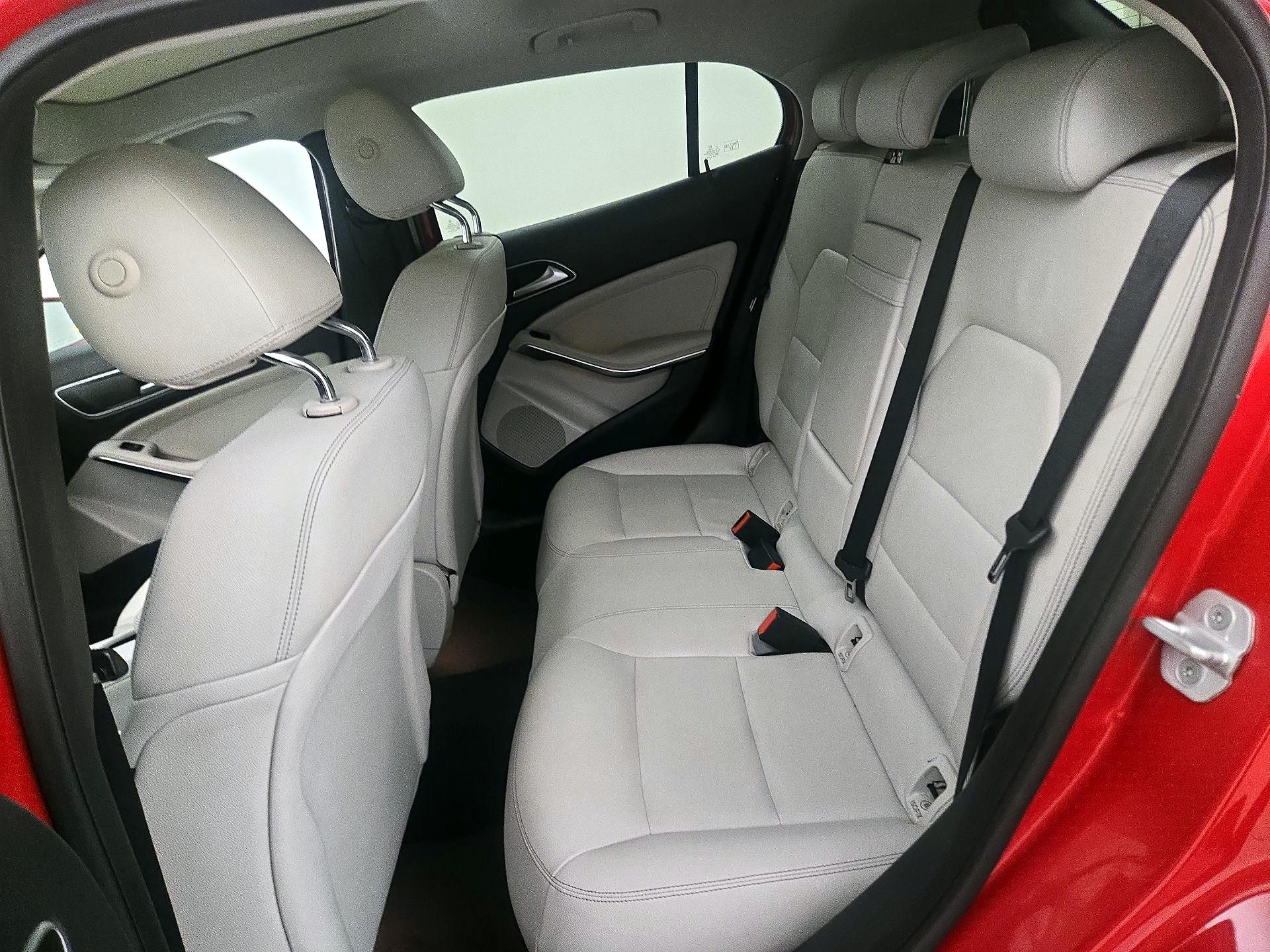 Thumbnail: 2016 Mercedes-Benz GLA - 20