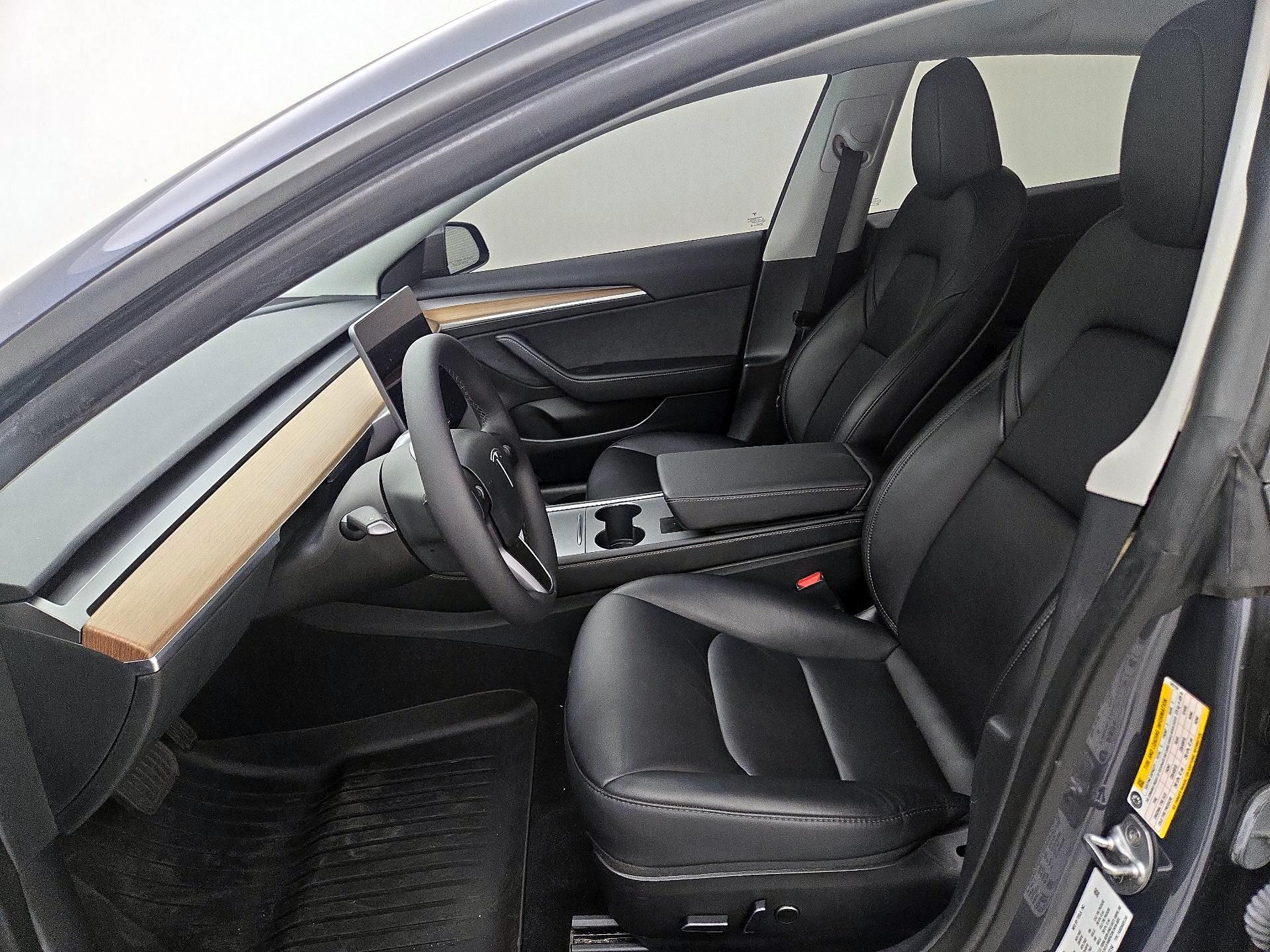 Thumbnail: 2023 Tesla Model 3 - 11