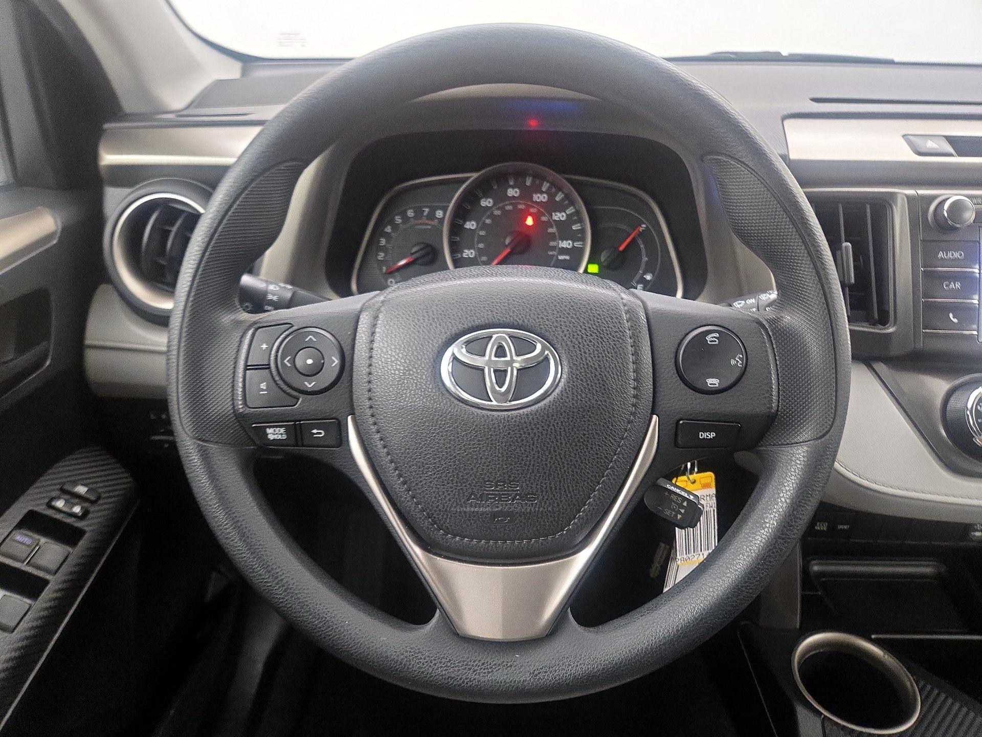 Thumbnail: 2015 Toyota RAV4 - 10