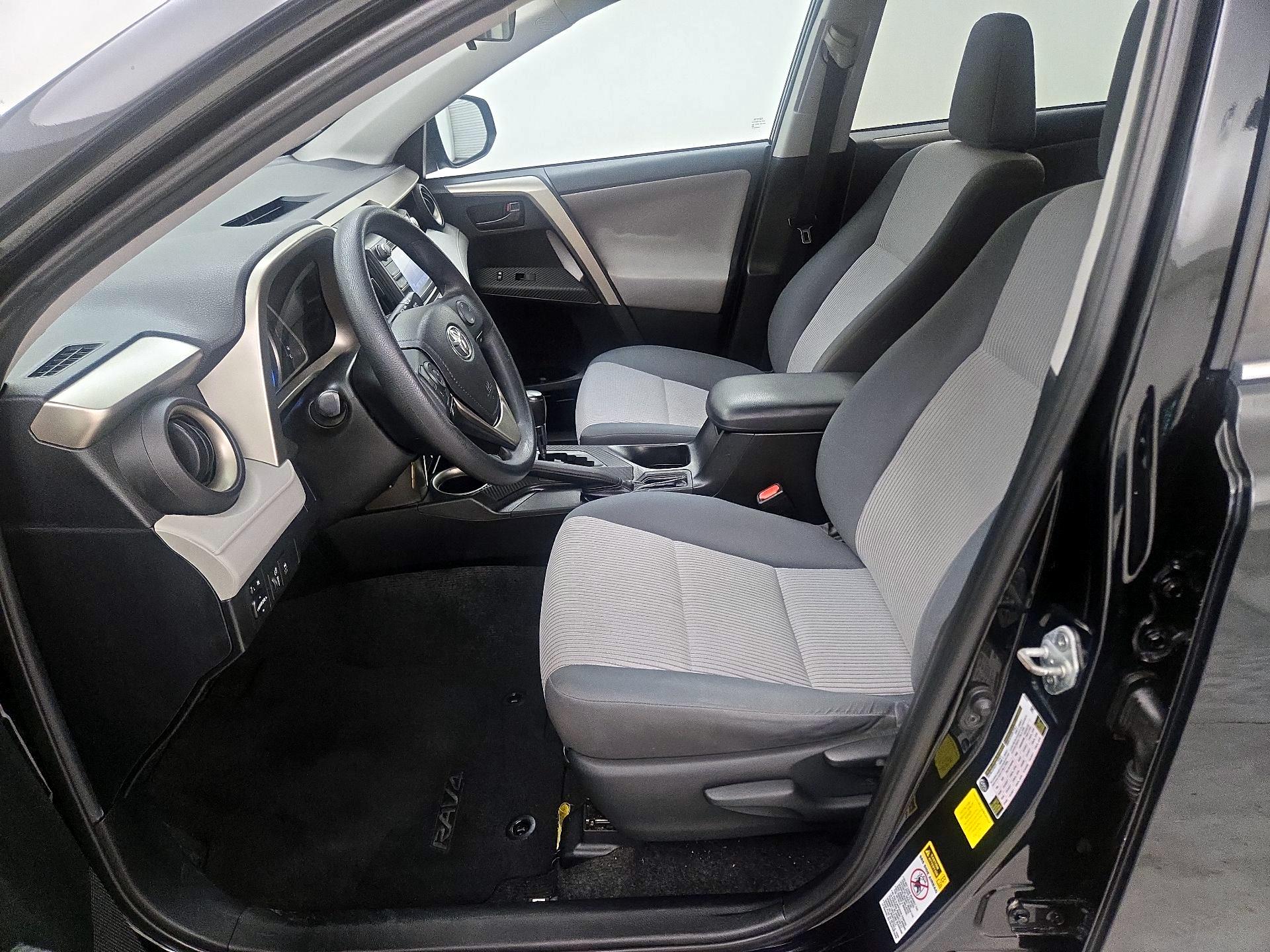 Thumbnail: 2015 Toyota RAV4 - 11